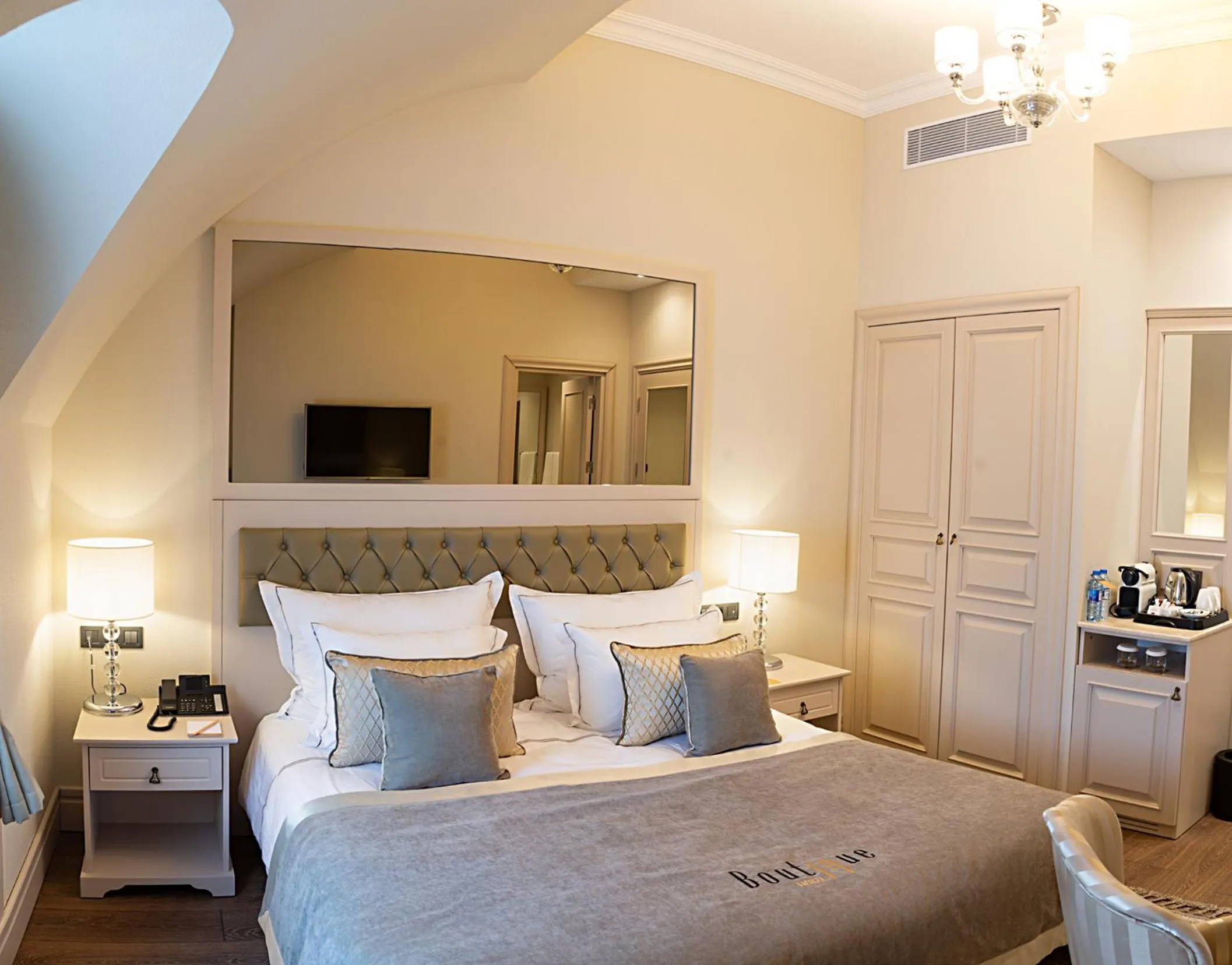 Bed in Boutique 19 Hotel