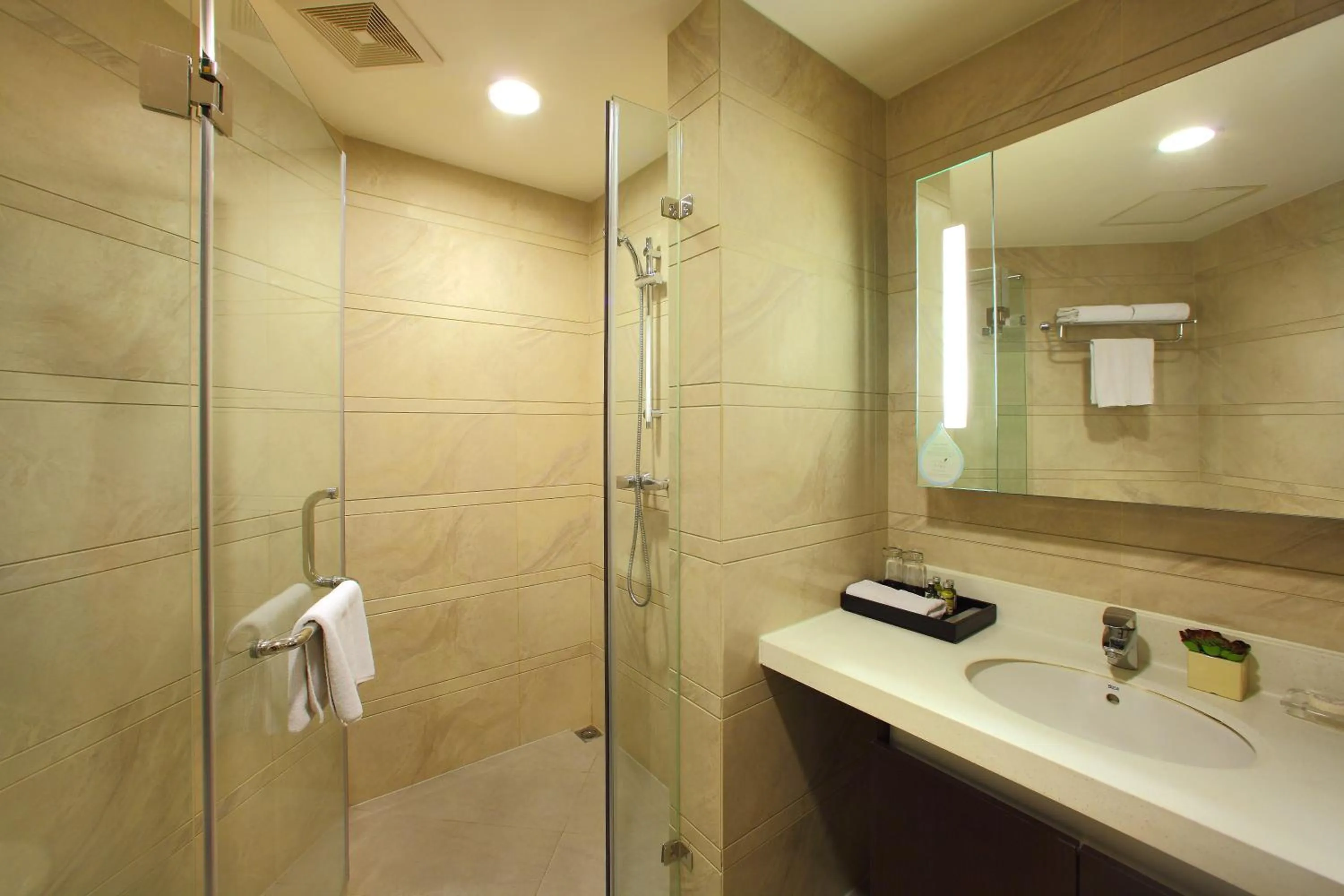 Toilet in Somerset Heping Shenyang