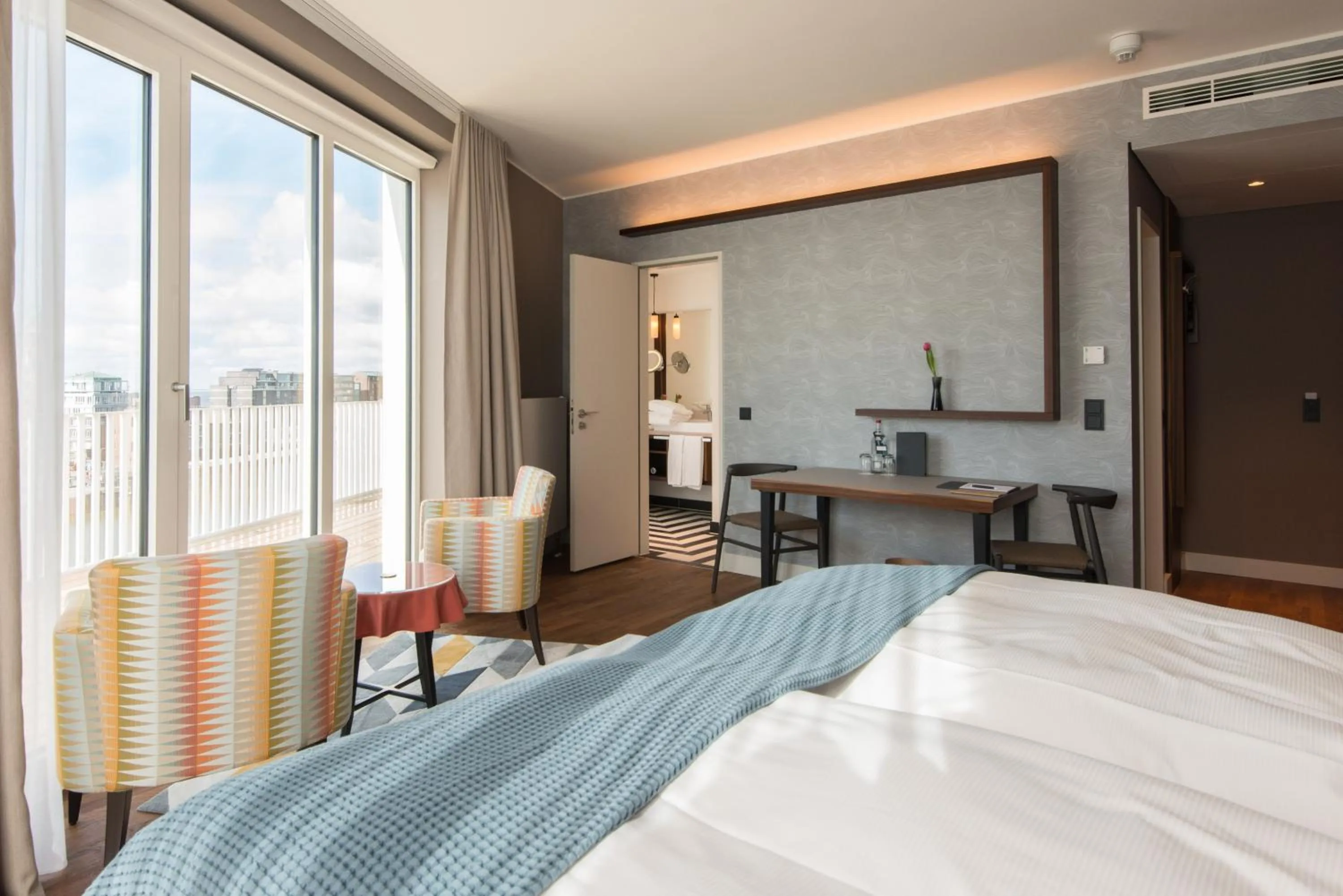 Photo of the whole room, Bed in THE LIBERTY Hotel Bremerhaven BW Signature Collection