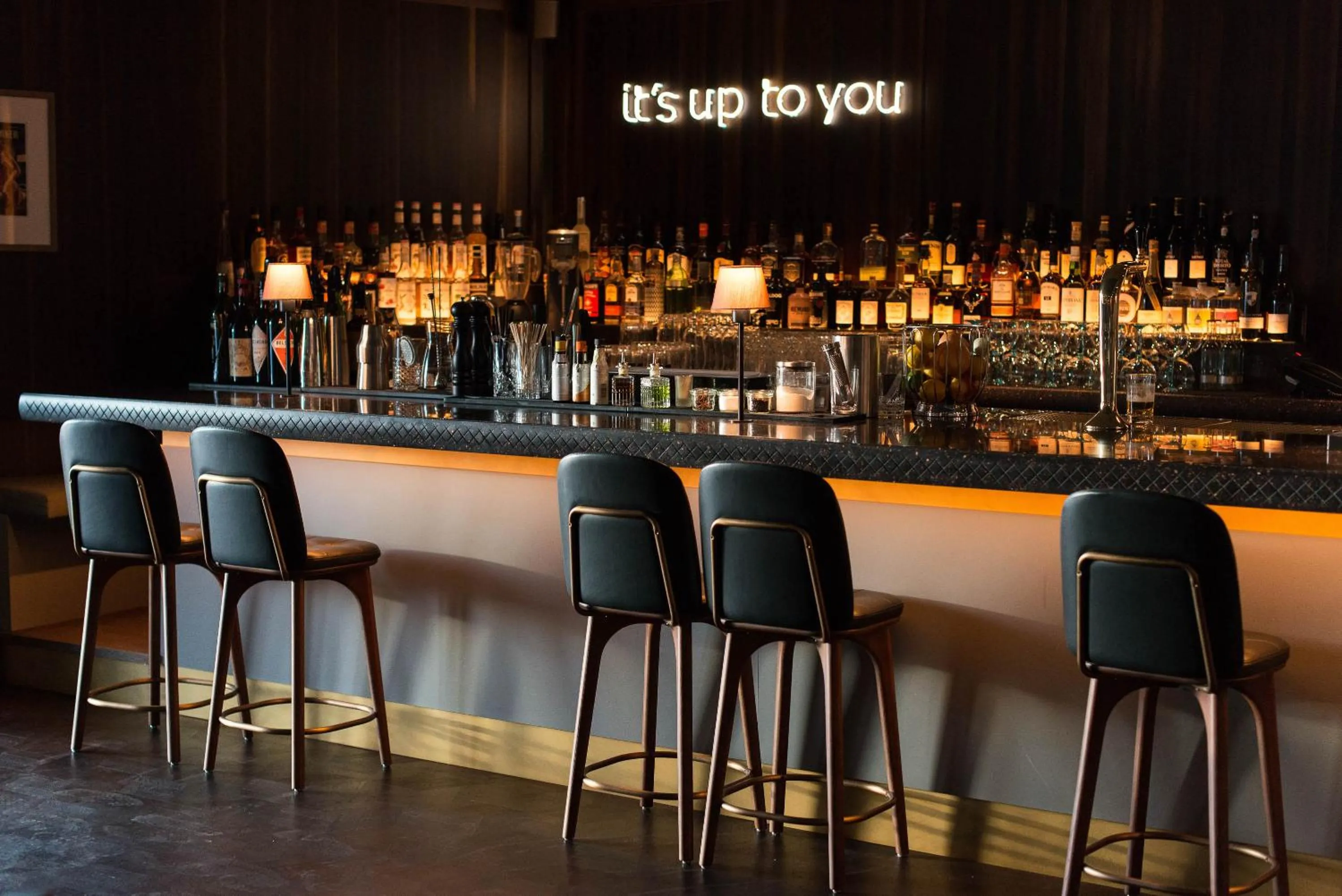 Lounge or bar in THE LIBERTY Hotel Bremerhaven BW Signature Collection