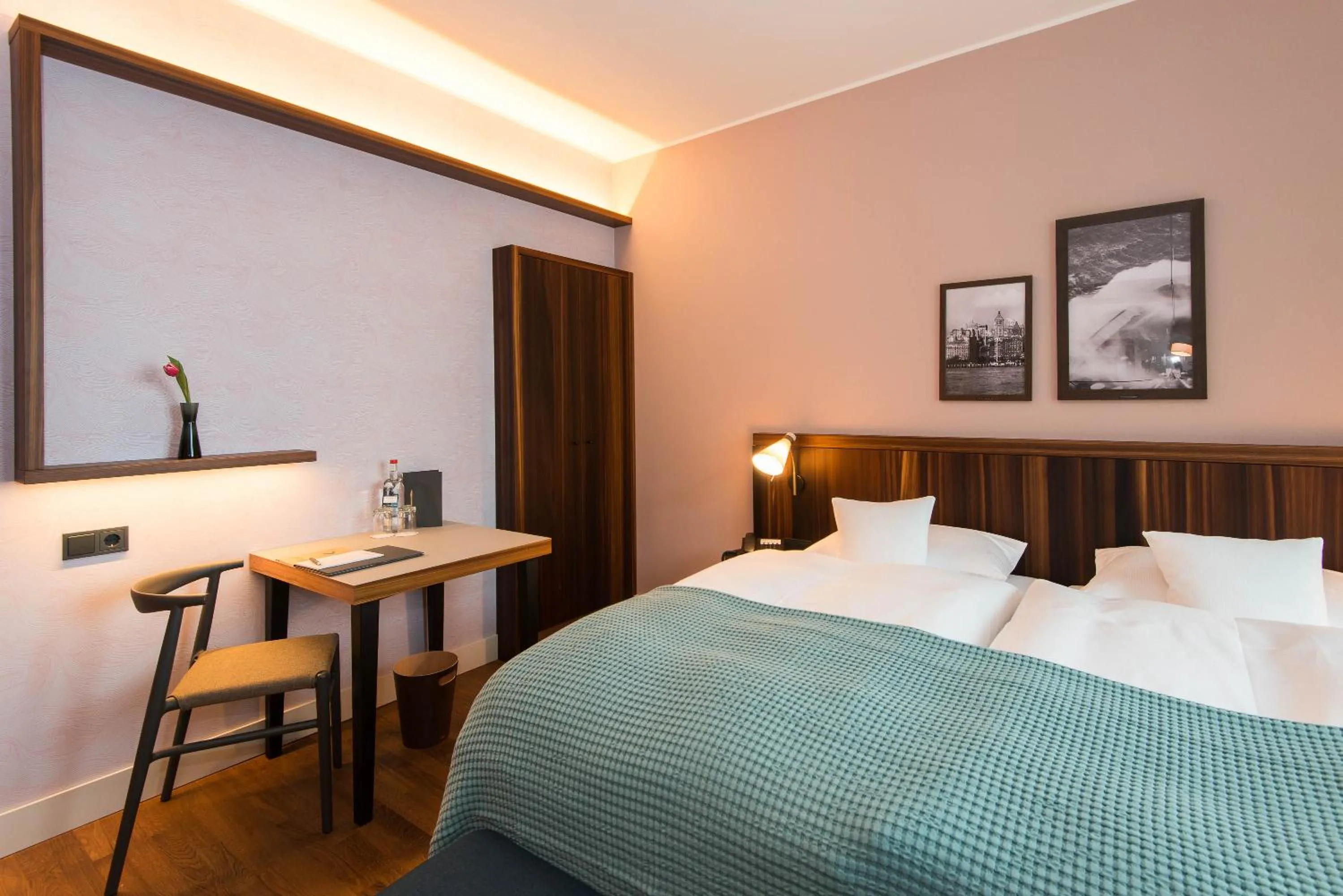 Bed in THE LIBERTY Hotel Bremerhaven BW Signature Collection