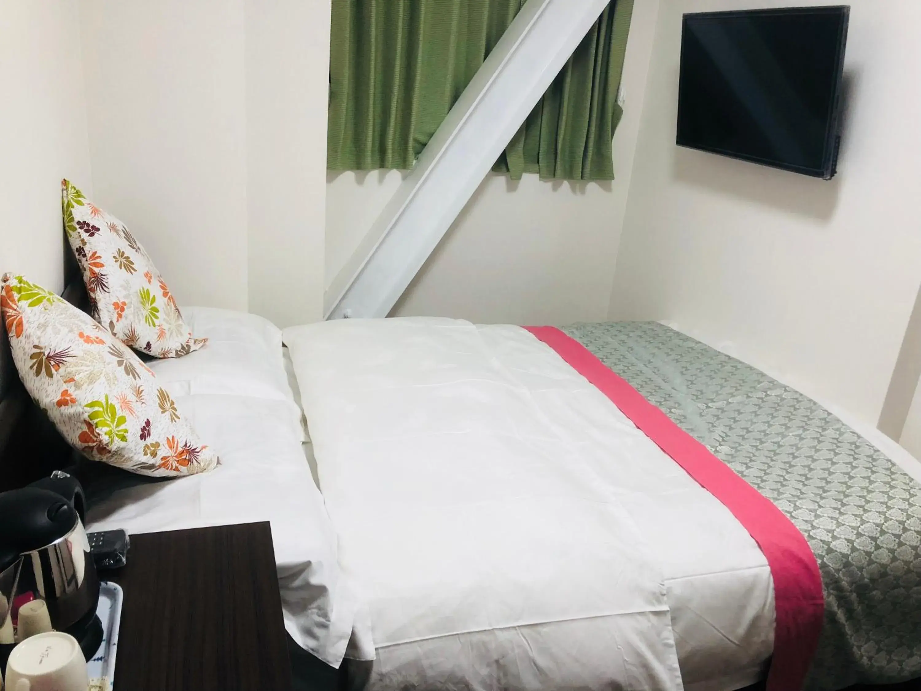 Double Room with Private Bathroom in GreenHotel Double Room with Private Bathroom in GreenHotel