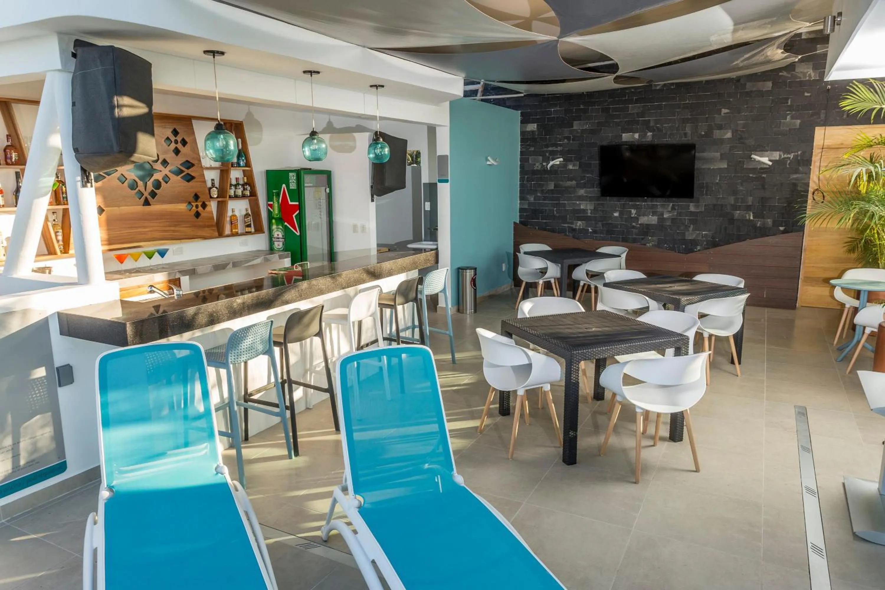 Communal lounge/ TV room in Hotel DC Boutique & SPA