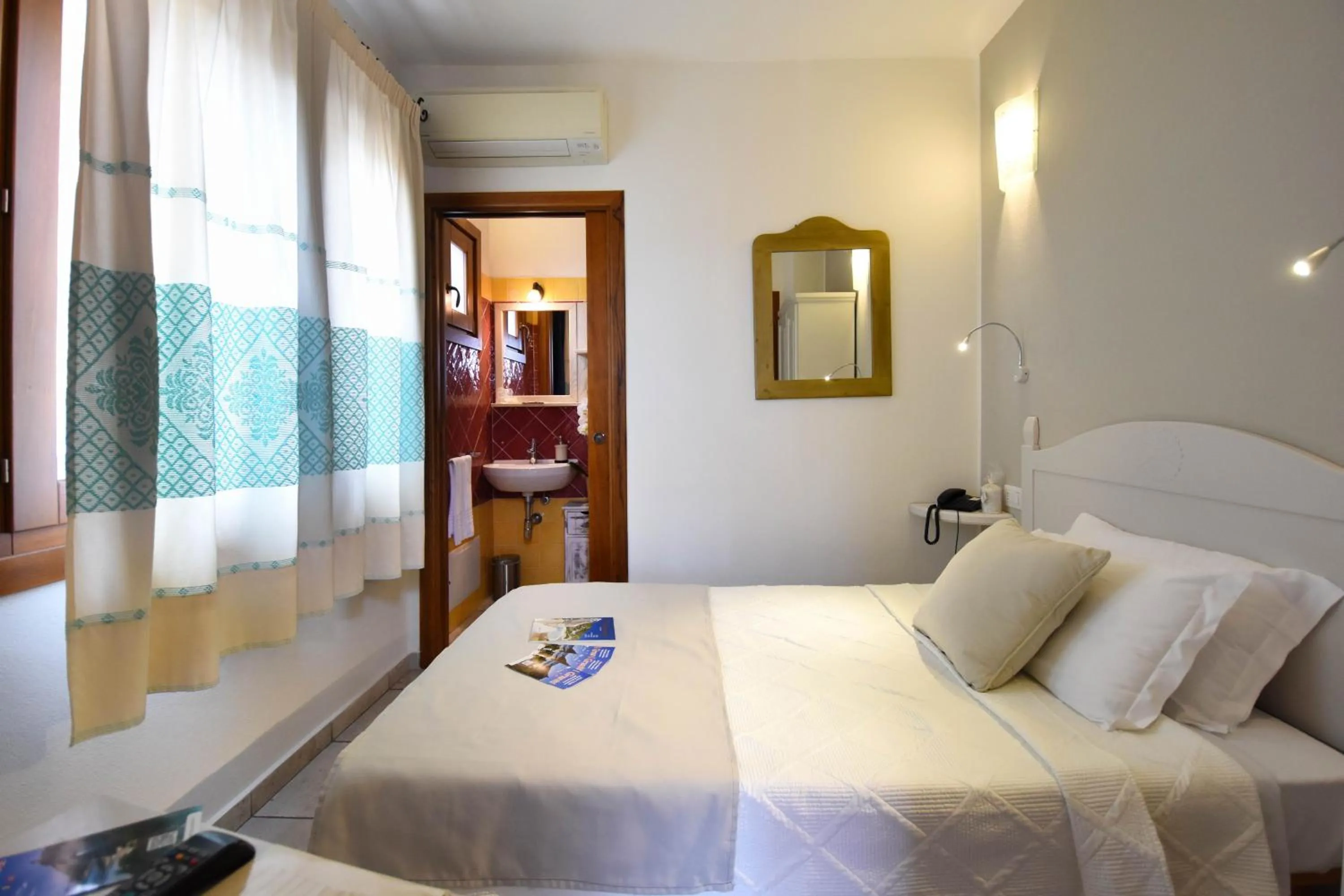 Bed in Hotel I Graniti