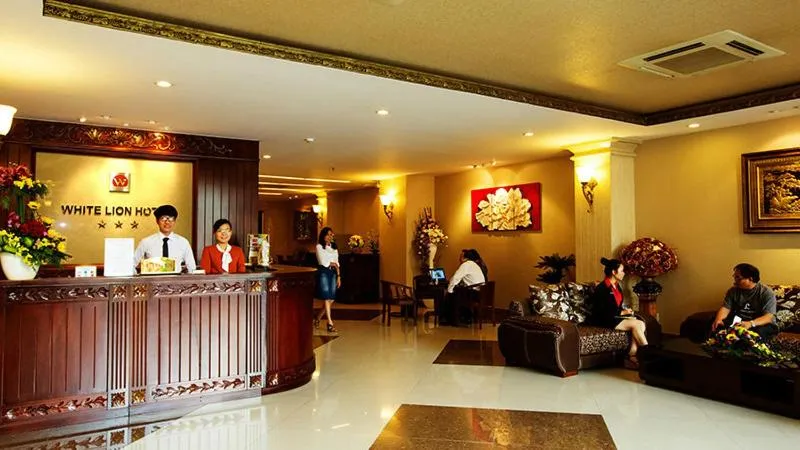 Lobby or reception in White Lion Hotel