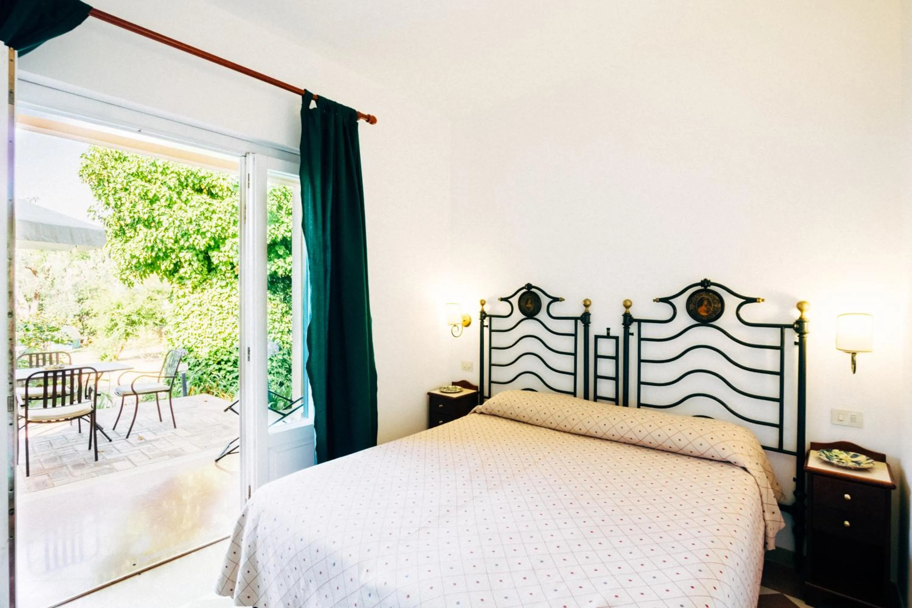 Patio, Bed in Villino Eleonora