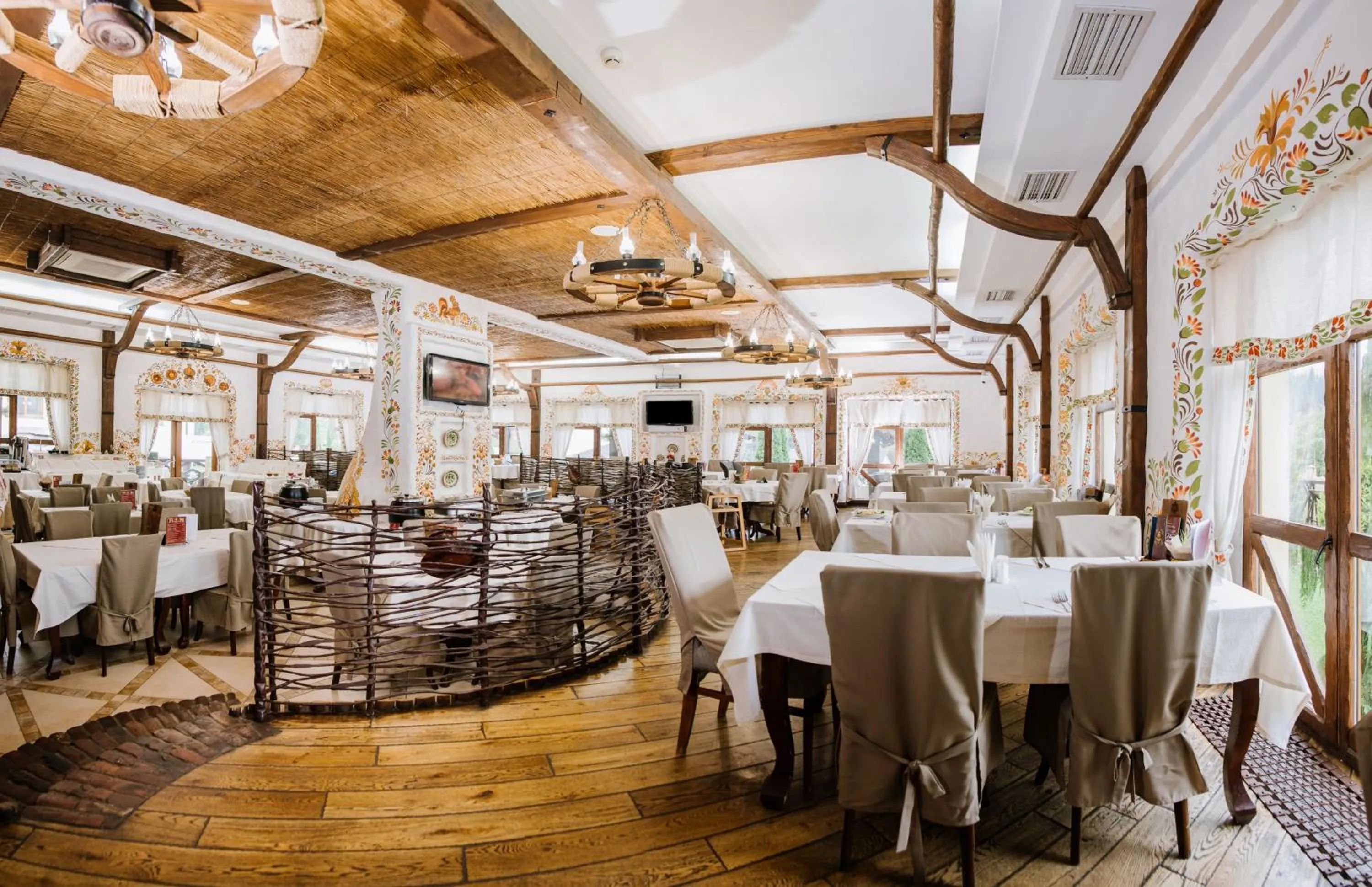 Restaurant/places to eat in Kyivska Russ Resort Medical&Spa