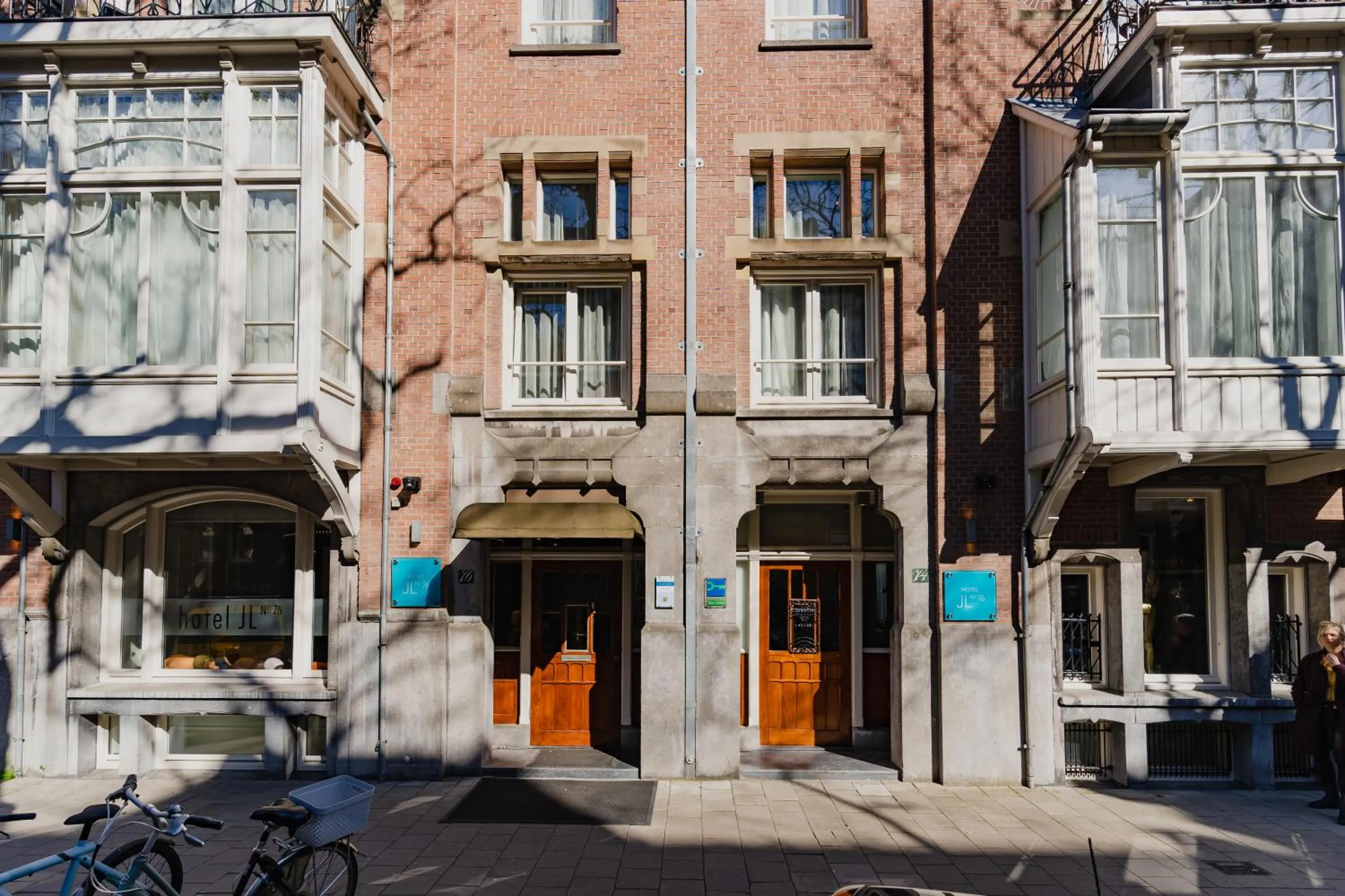 Property building in Hotel JL No76