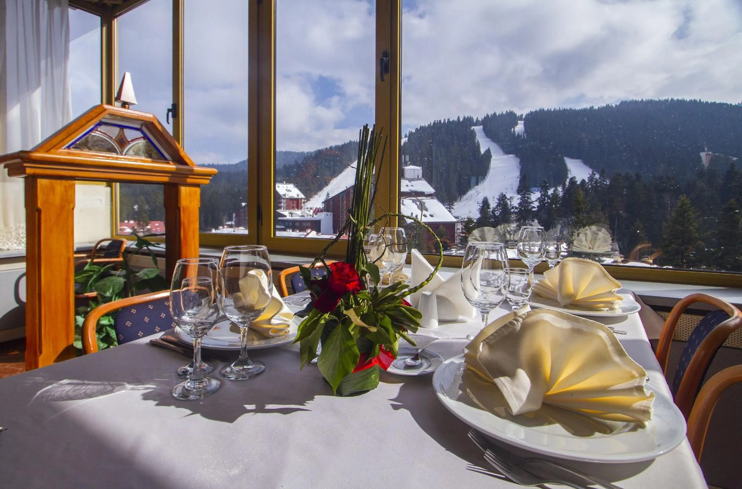 Restaurant/places to eat in Hotel Samokov