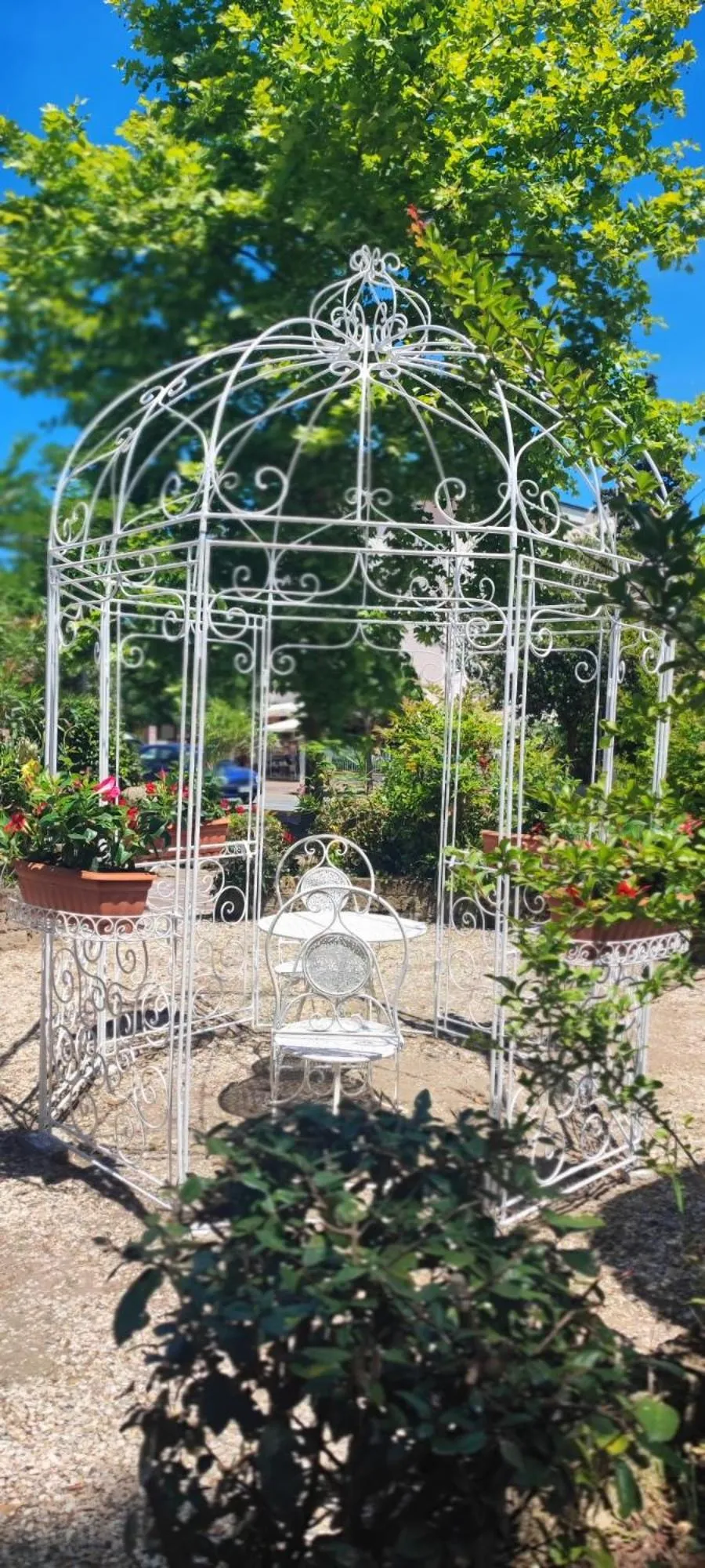 Garden in B&B Promenade Hotel Simple con Piscina