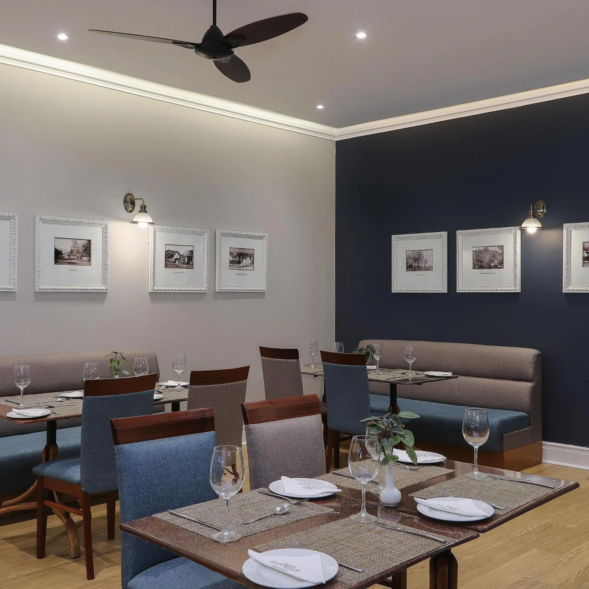 Restaurant/places to eat in Premier Express Inn George