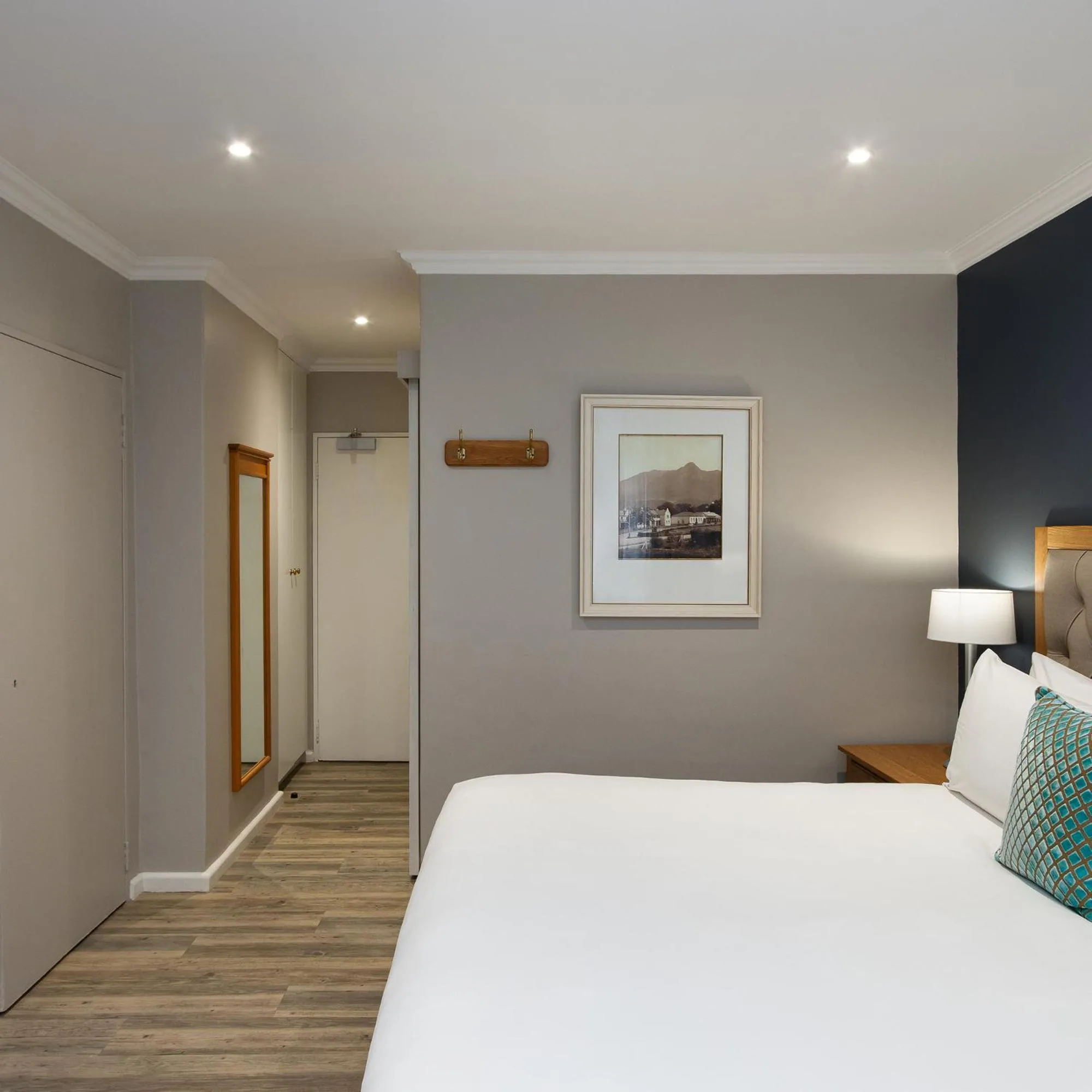 Coffee/tea facilities, Bed in Premier Express Inn George