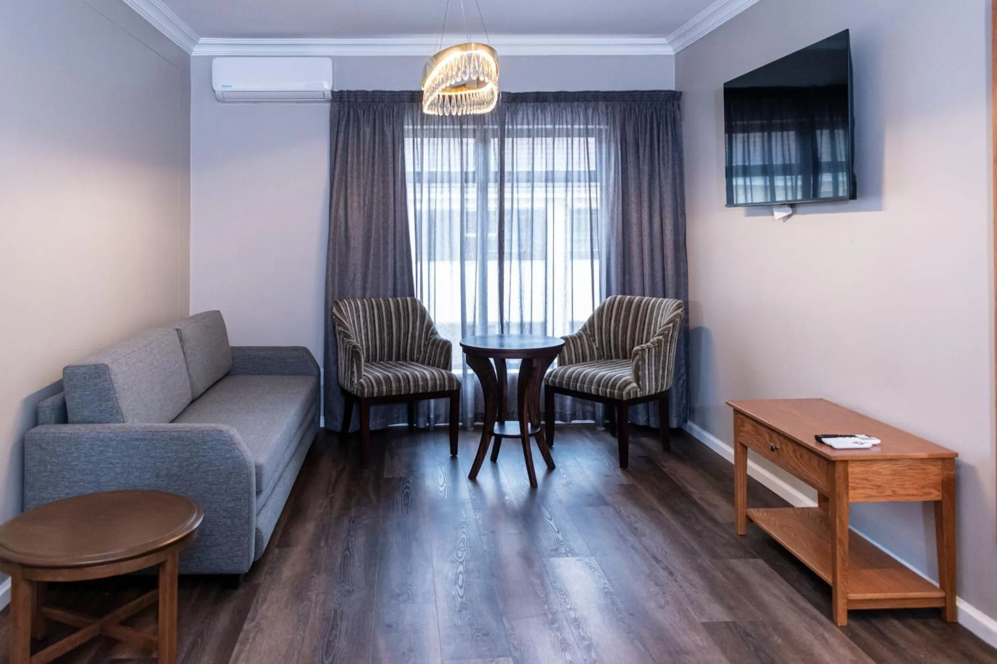 TV and multimedia in Premier Express Inn George