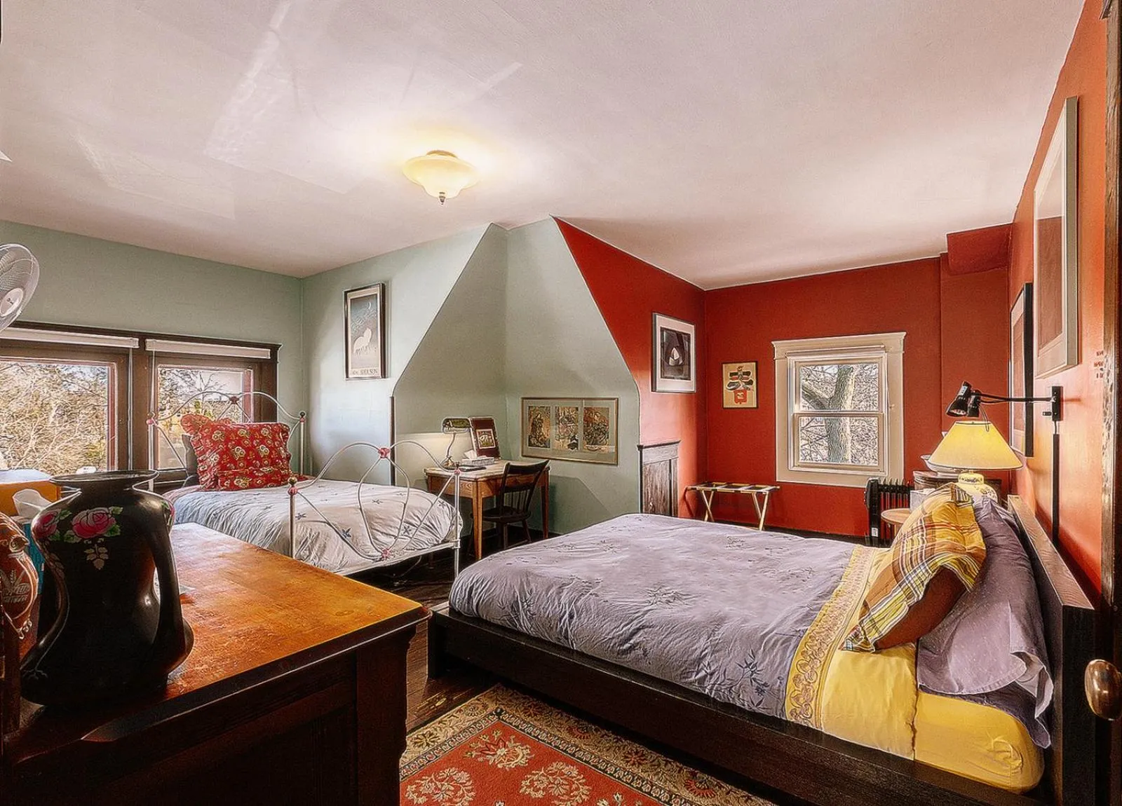 Bedroom, Bed in Burnt Toast Inn