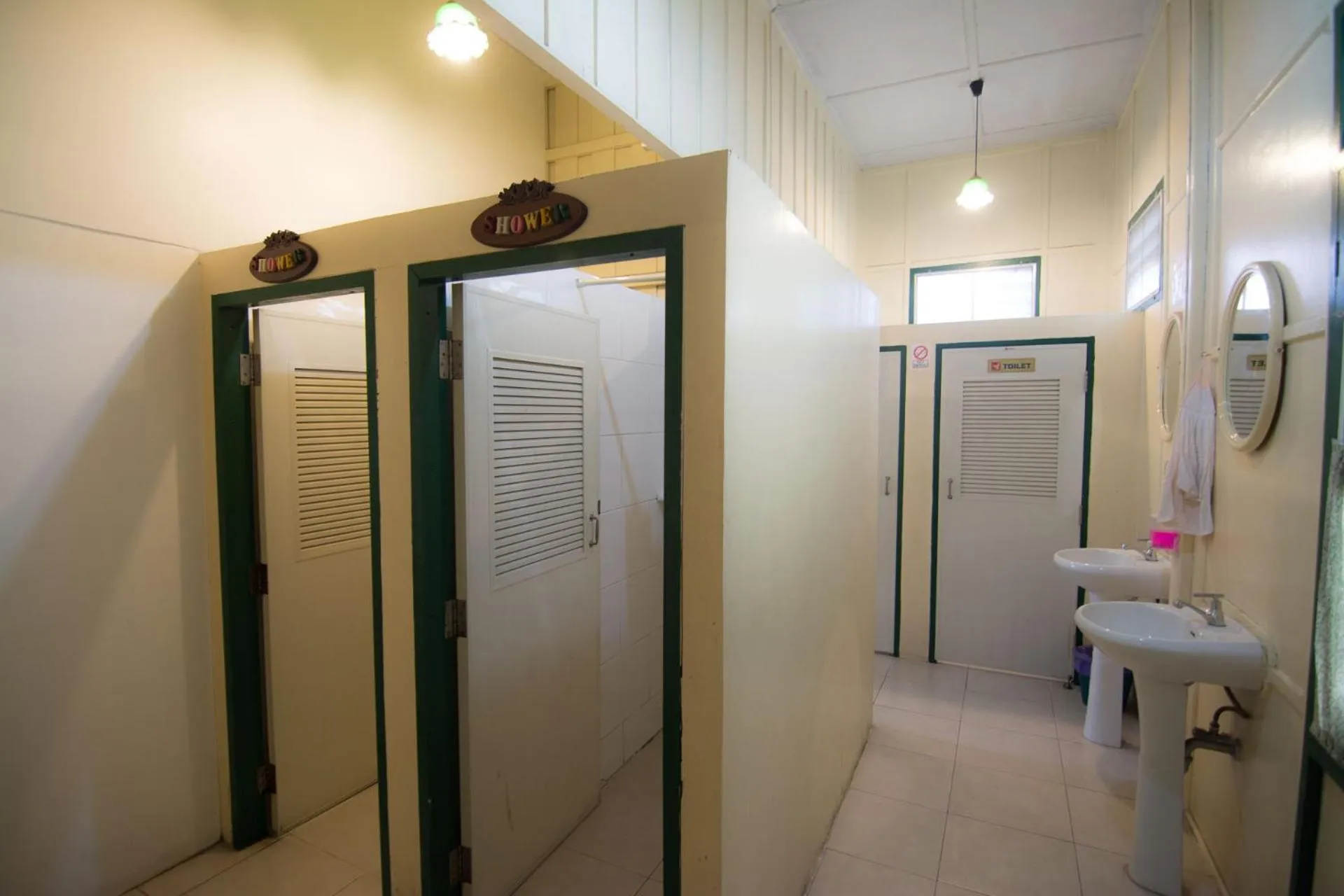 Bathroom in Samsen Sam Place