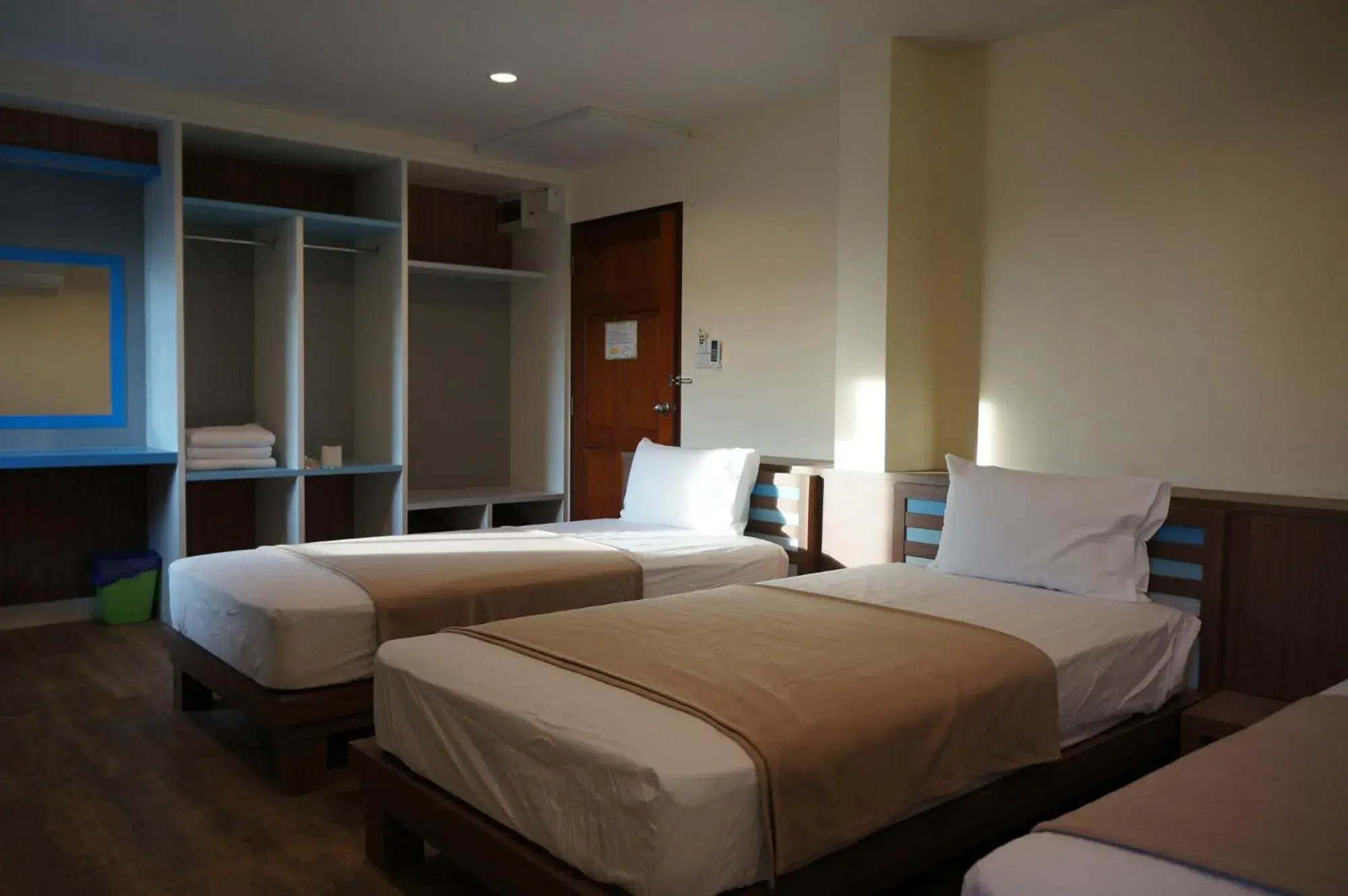 Triple Room in Samsen Sam Place Triple Room in Samsen Sam Place