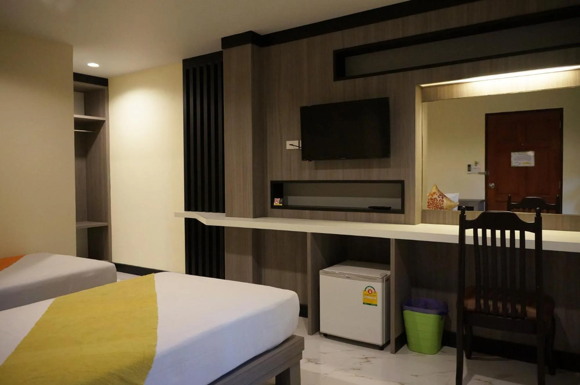 Bedroom, Bed in Samsen Sam Place