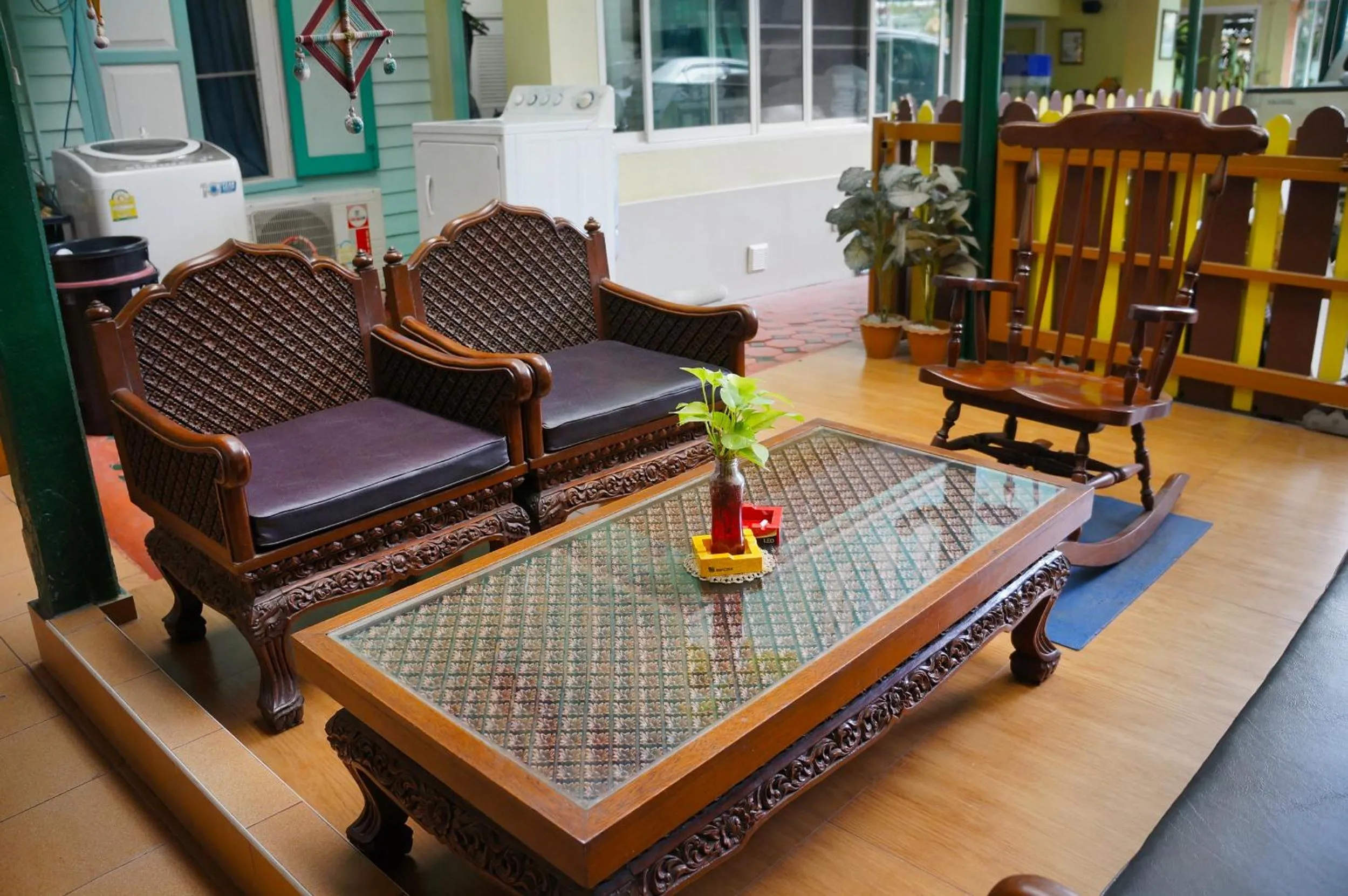 Living room in Samsen Sam Place