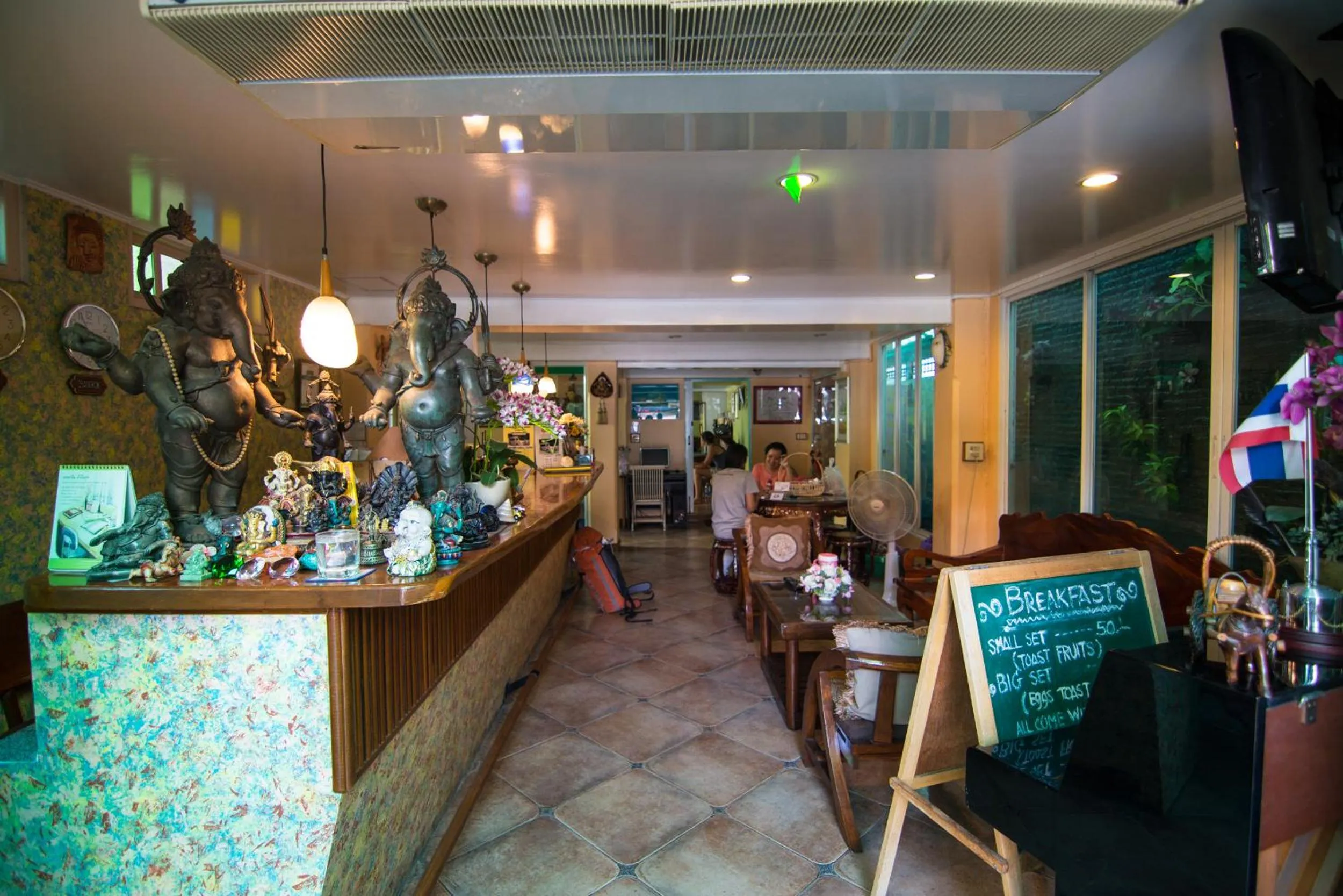 Lobby or reception in Samsen Sam Place