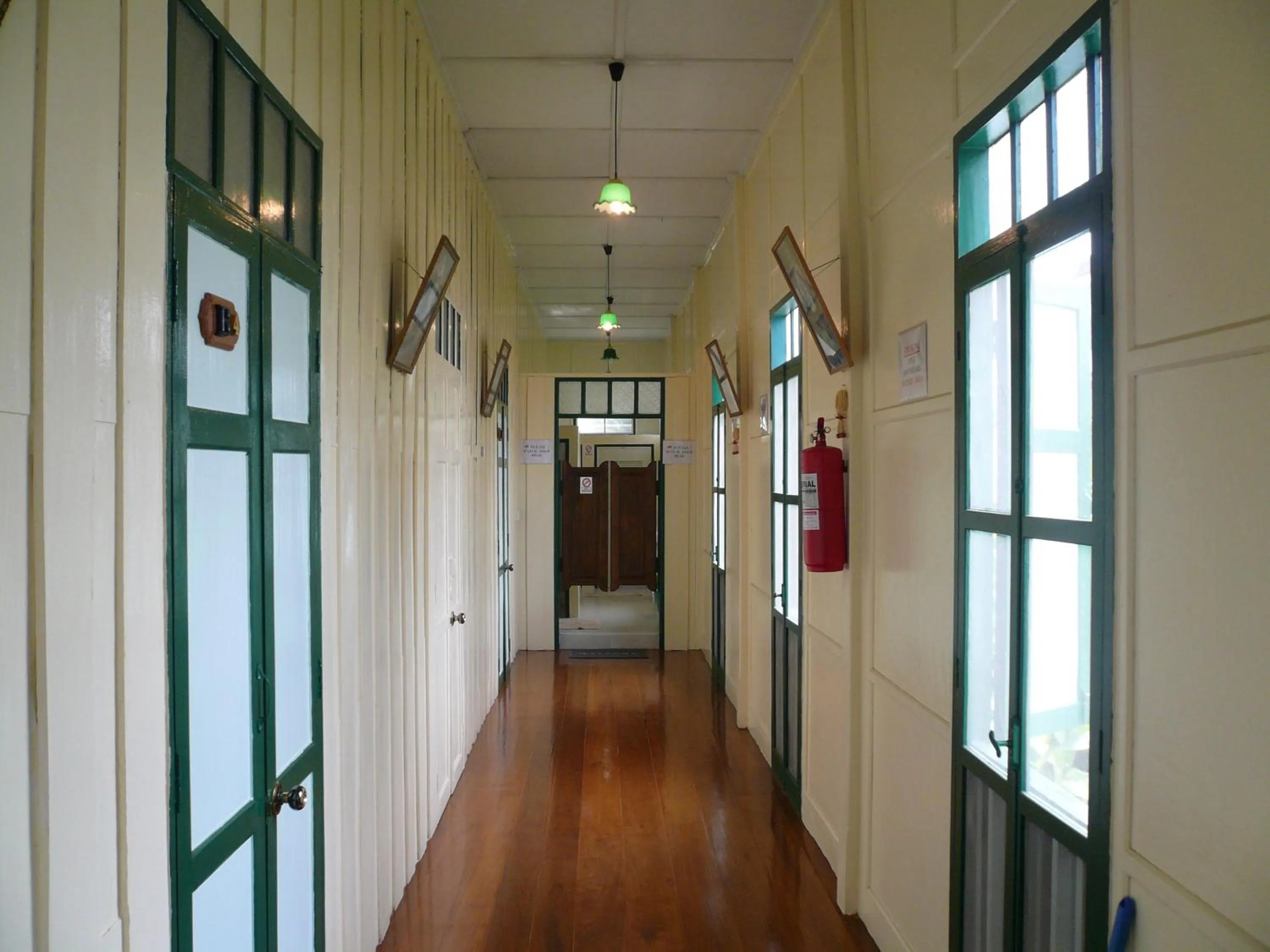 Area and facilities in Samsen Sam Place