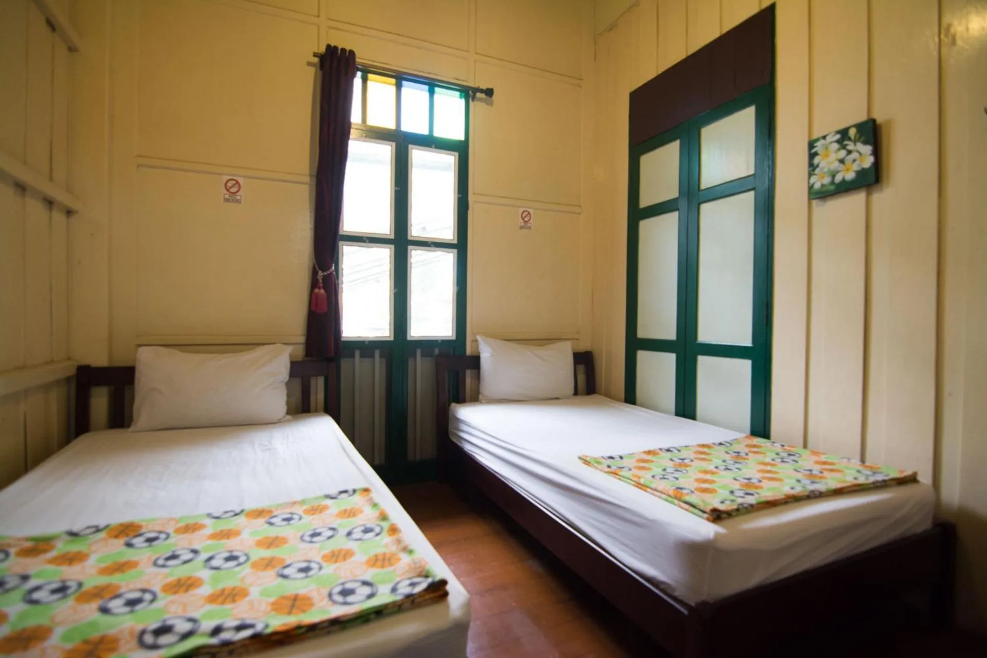 Bedroom, Bed in Samsen Sam Place