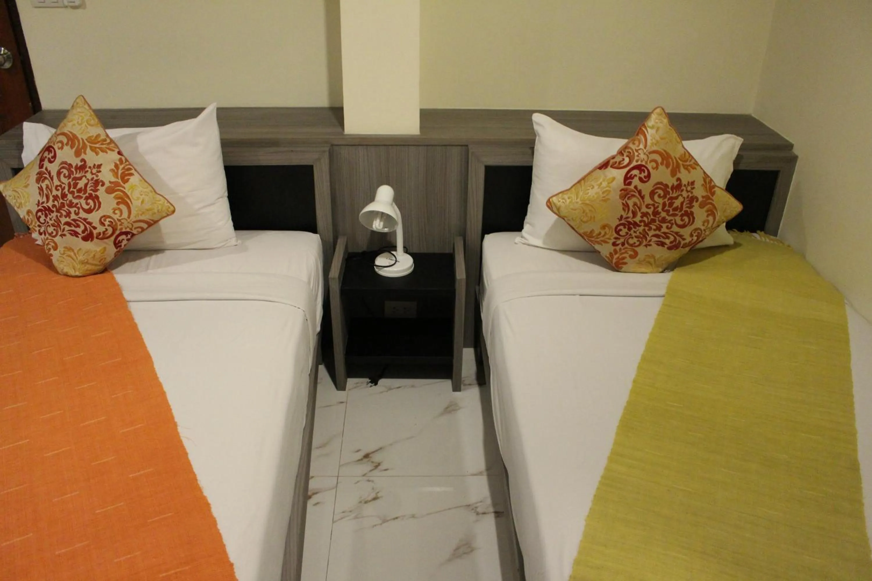 Bedroom, Bed in Samsen Sam Place