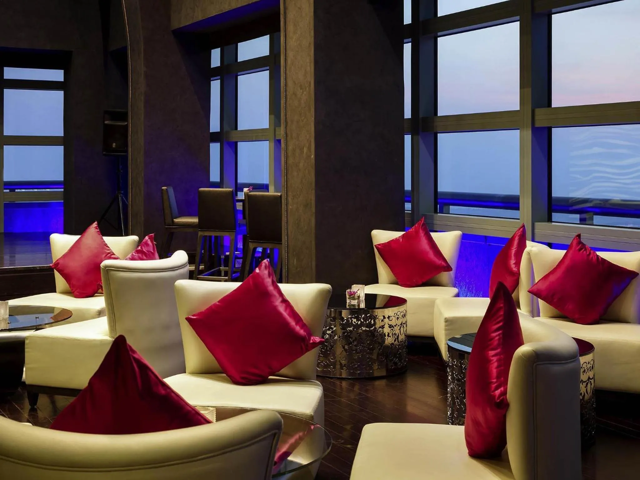 Lounge or bar in Sofitel Abu Dhabi Corniche