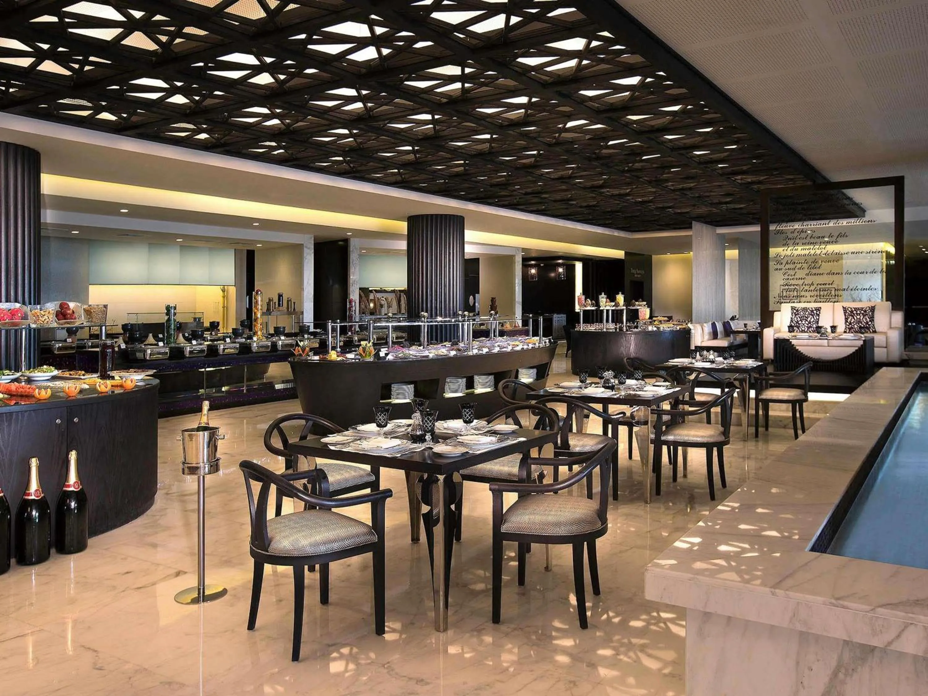 Restaurant/places to eat in Sofitel Abu Dhabi Corniche