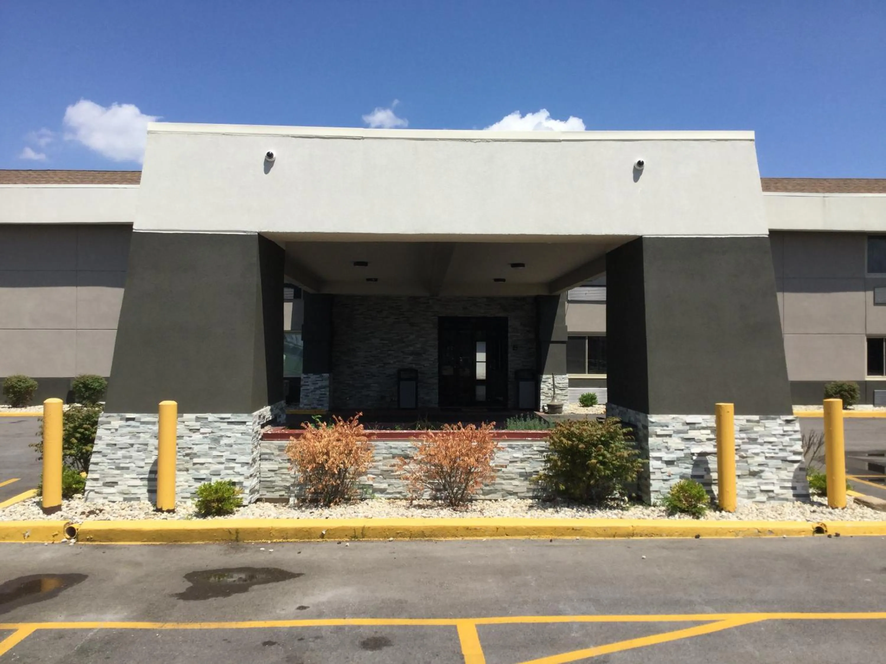 Facade/entrance in Super 8 by Wyndham South Holland