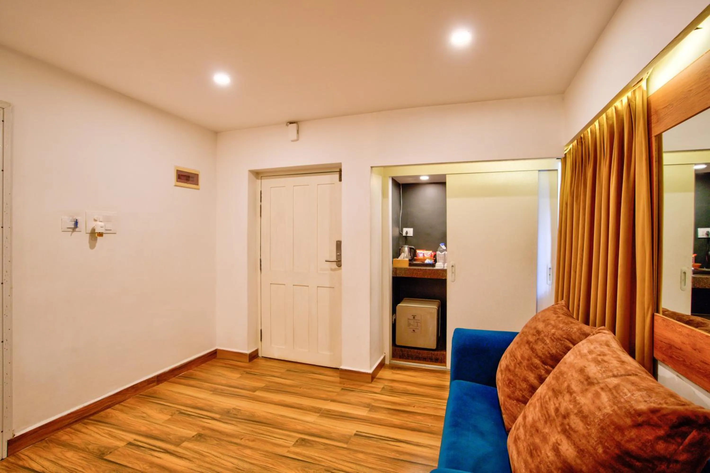 Lemonmint Svelton Manor