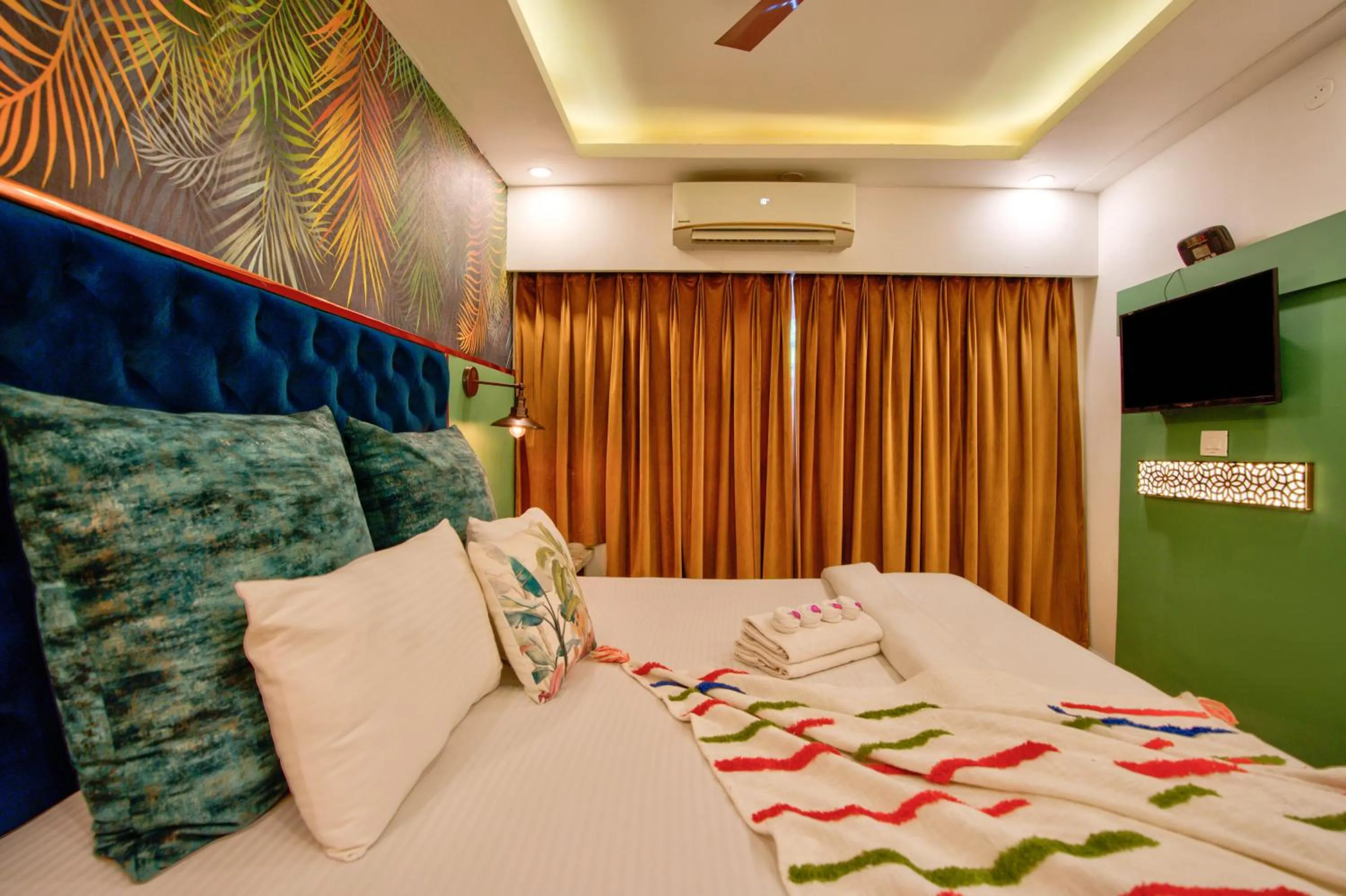 Bed in Lemonmint Svelton Manor