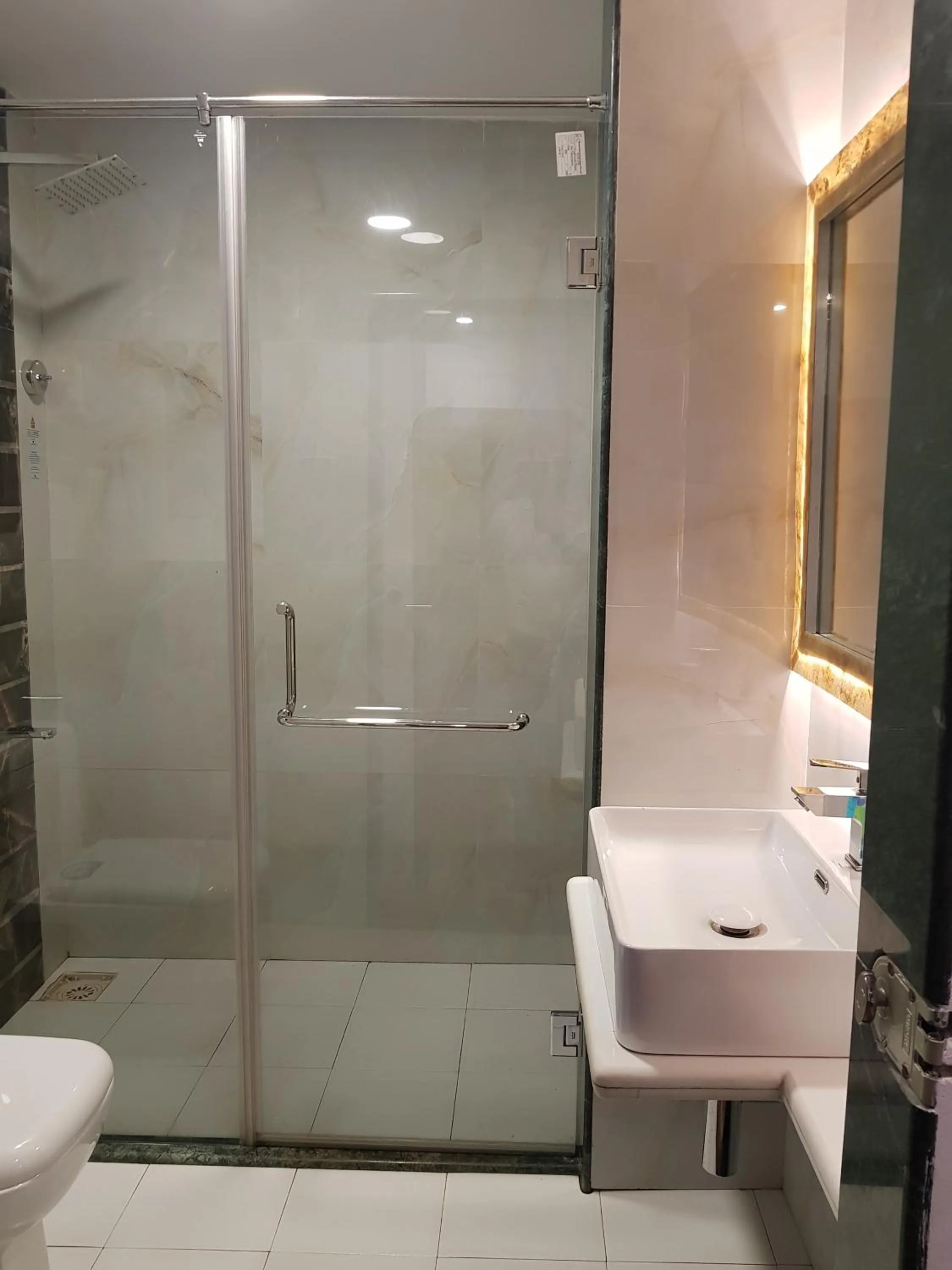 Lemonmint Svelton Manor