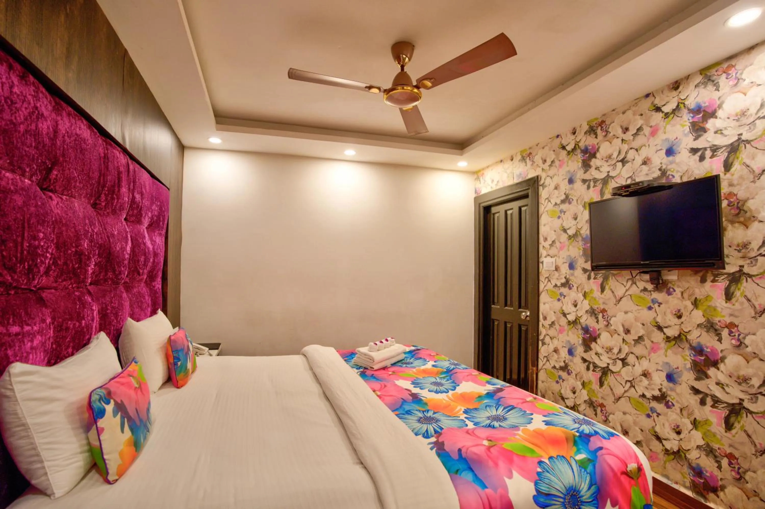 Bed in Lemonmint Svelton Manor