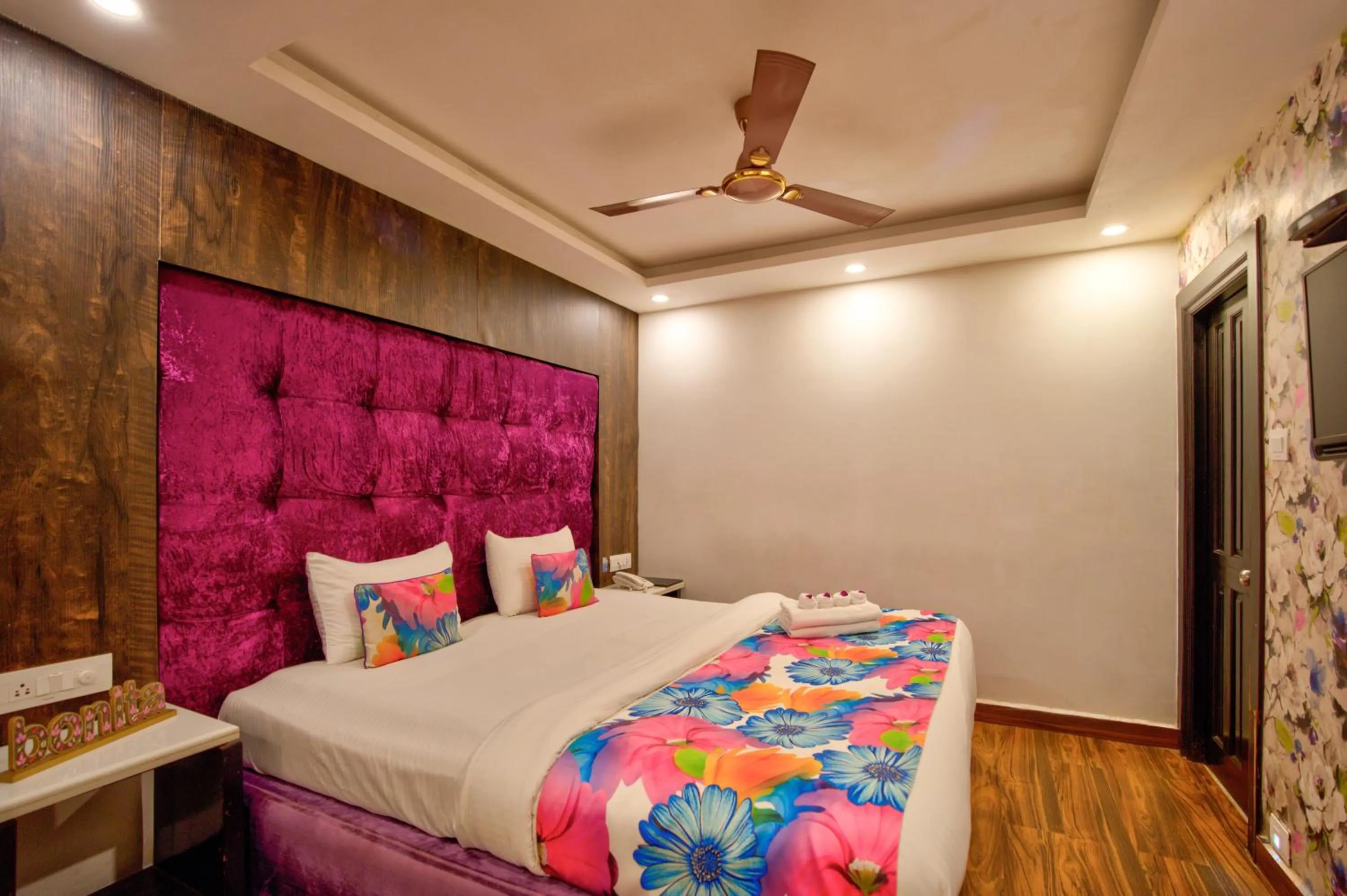 Bed in Lemonmint Svelton Manor