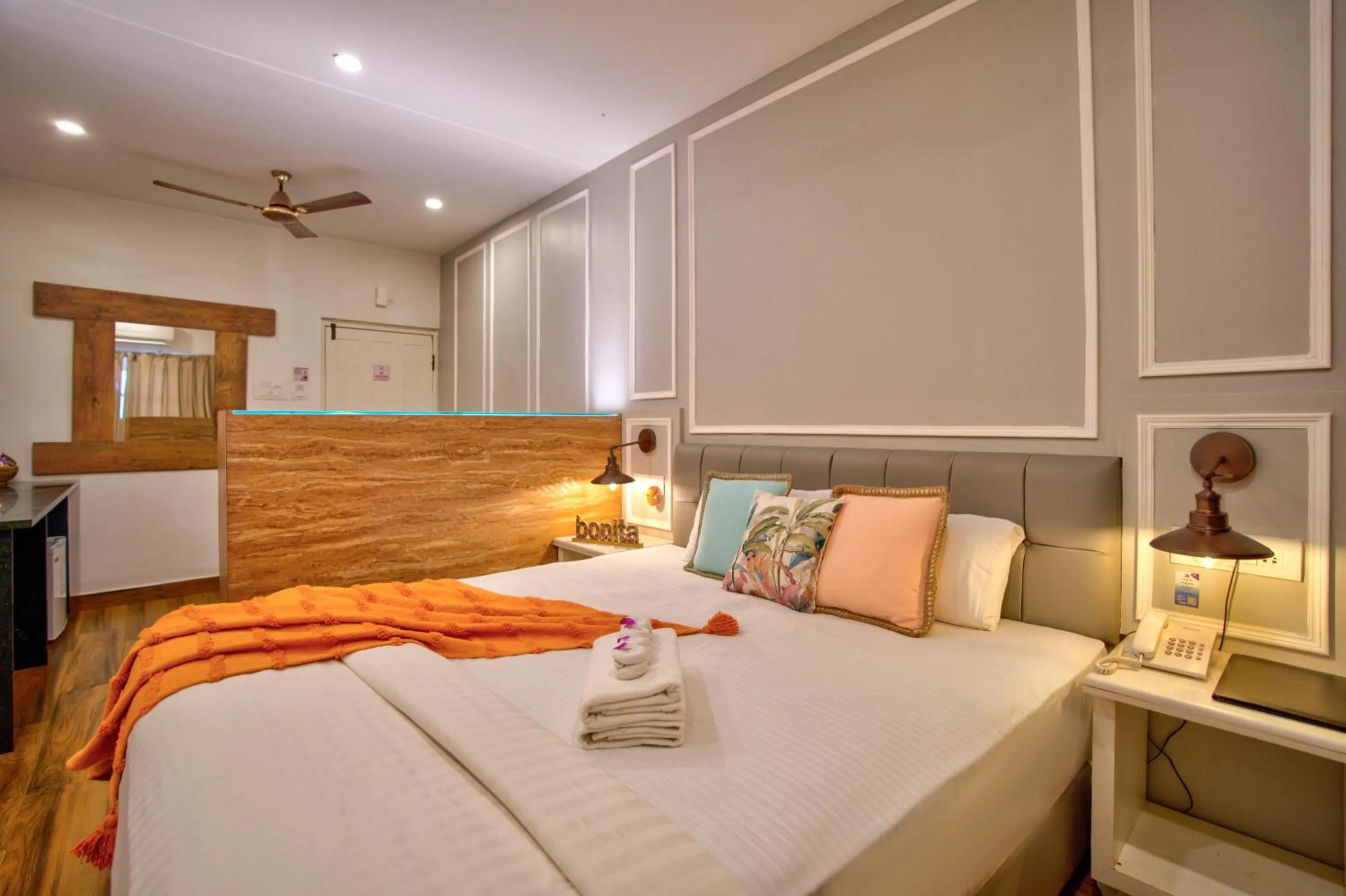 Bed in Lemonmint Svelton Manor