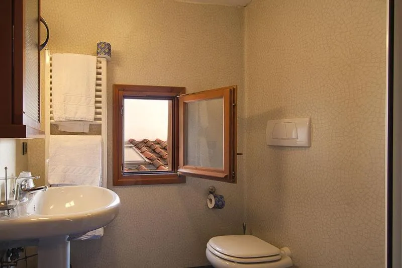 Bathroom in B&B Arco Antico