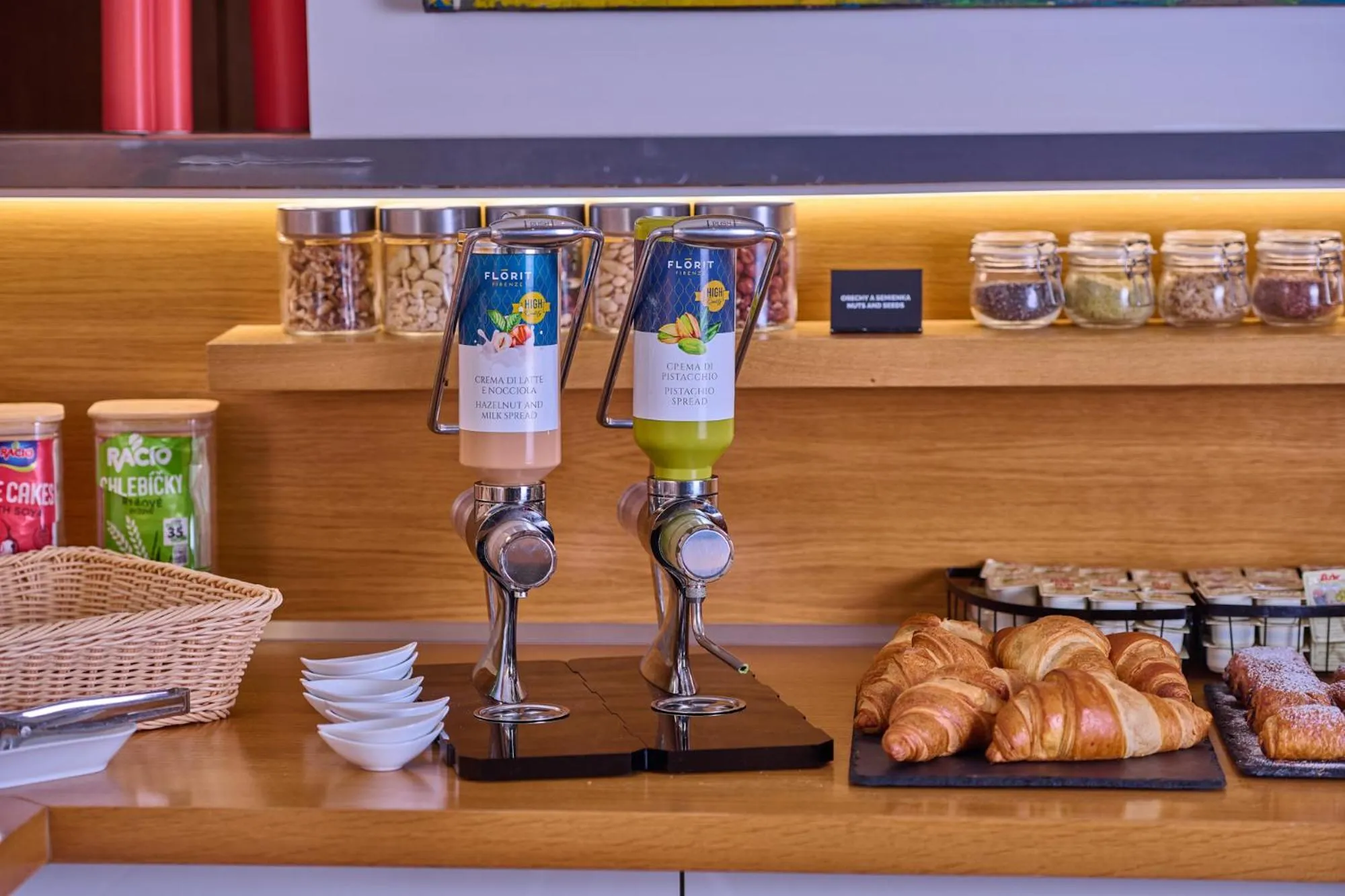 Breakfast in Urpí­n City Residence