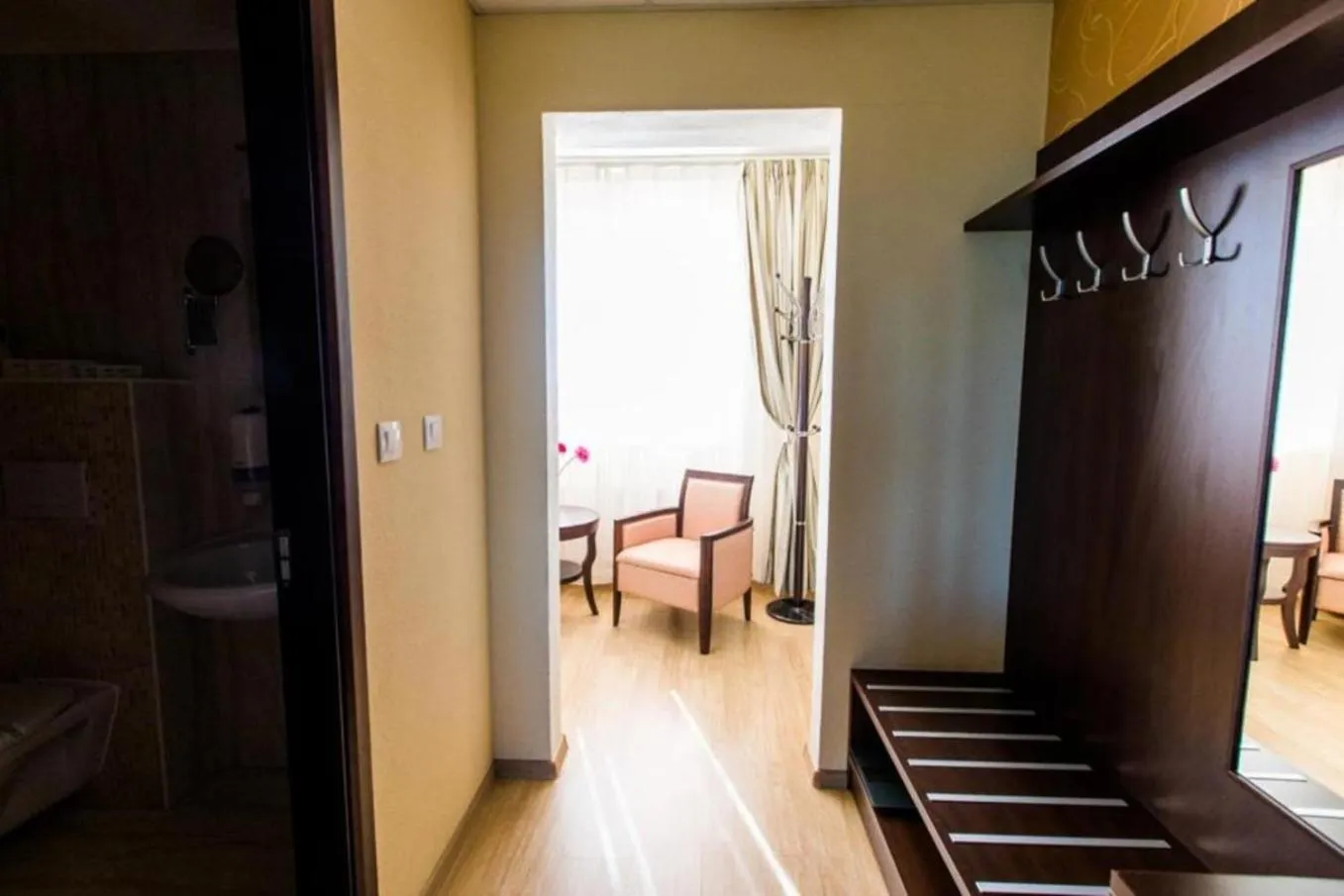 Photo of the whole room in Hotel Sun