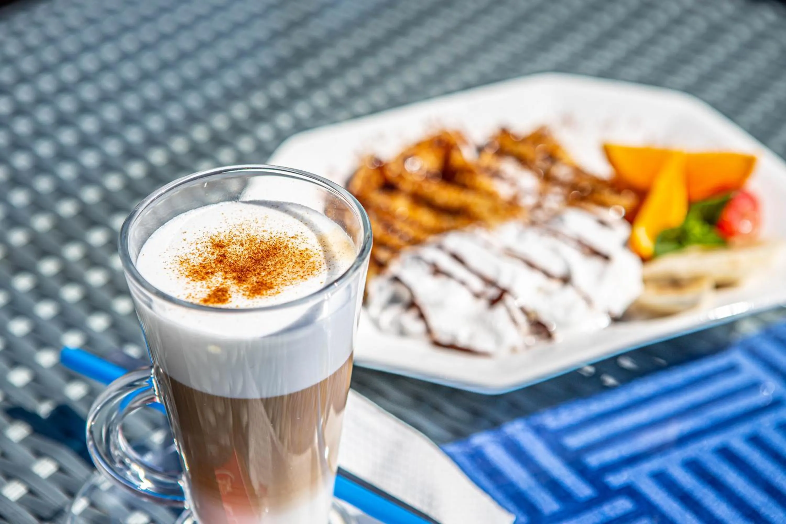 Food and drinks in Hotel Sun