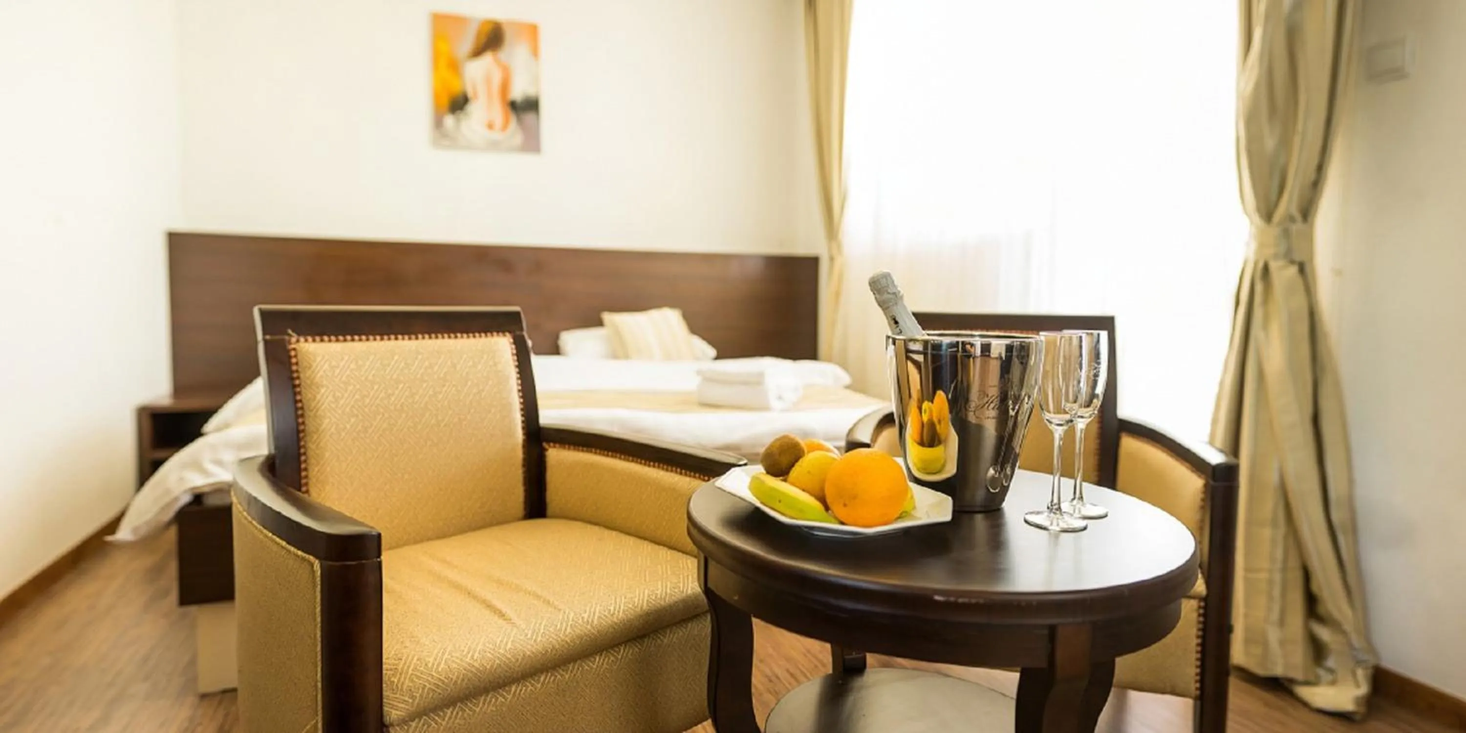 Photo of the whole room in Hotel Sun