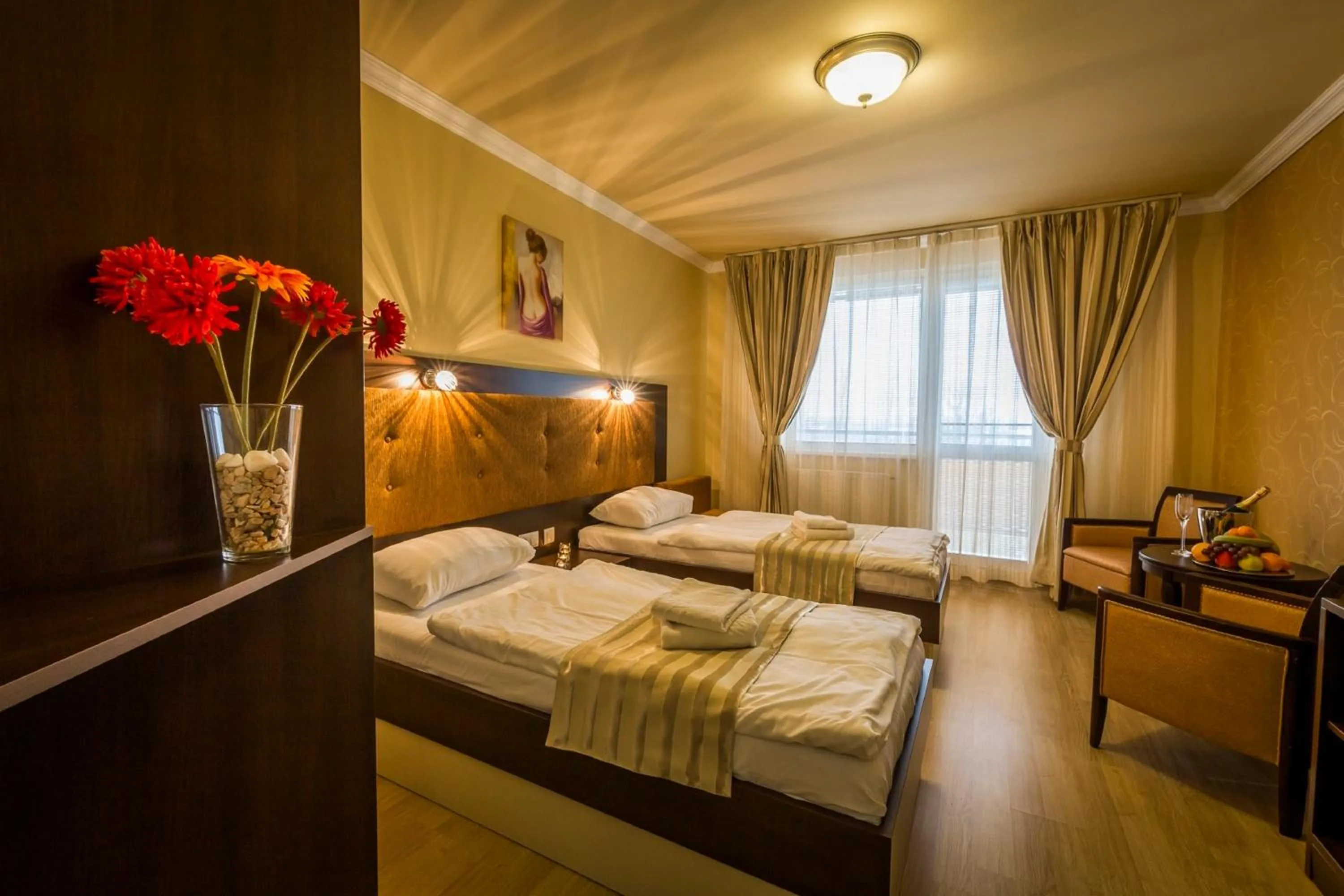 Photo of the whole room, Bed in Hotel Sun