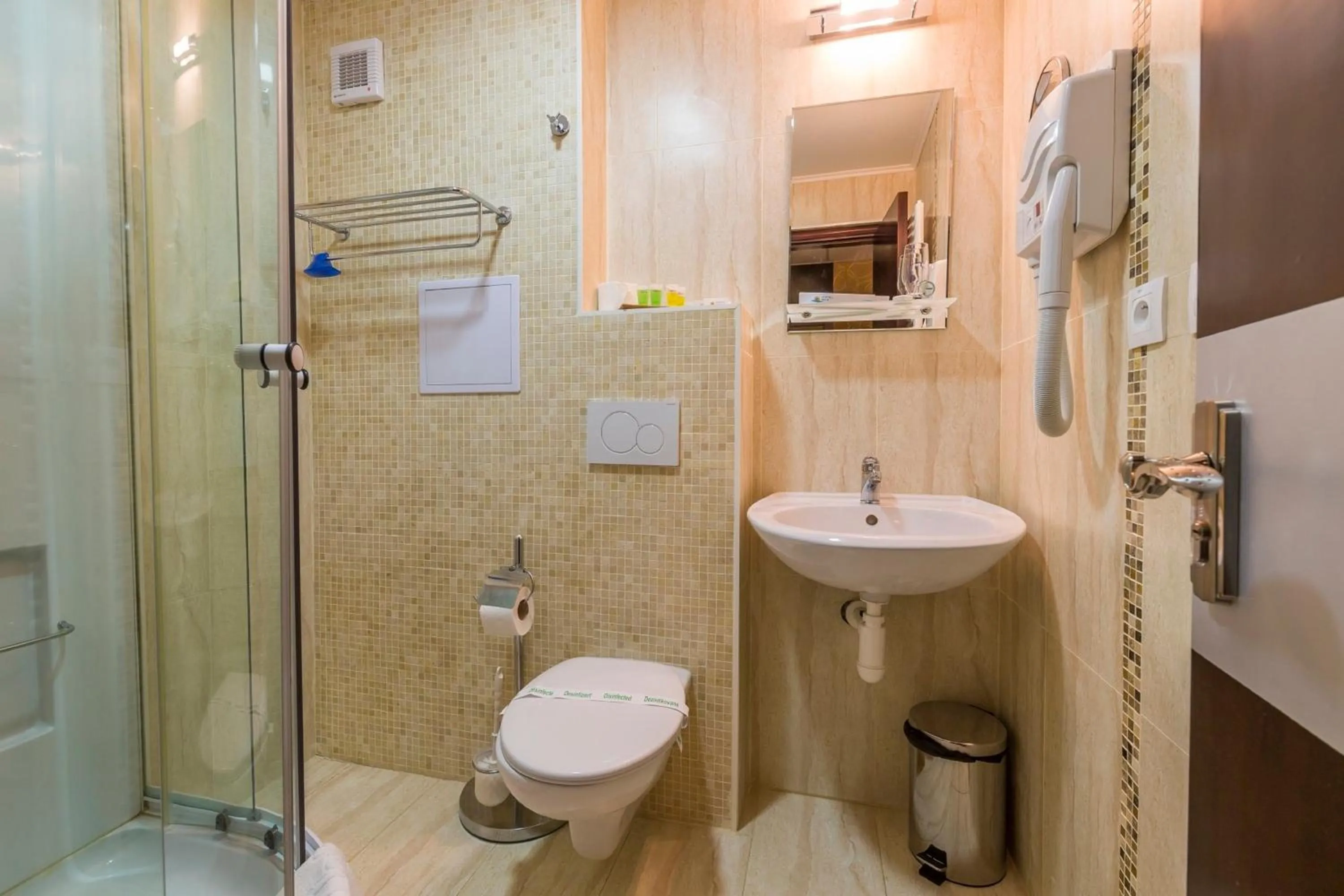 Bathroom in Hotel Sun