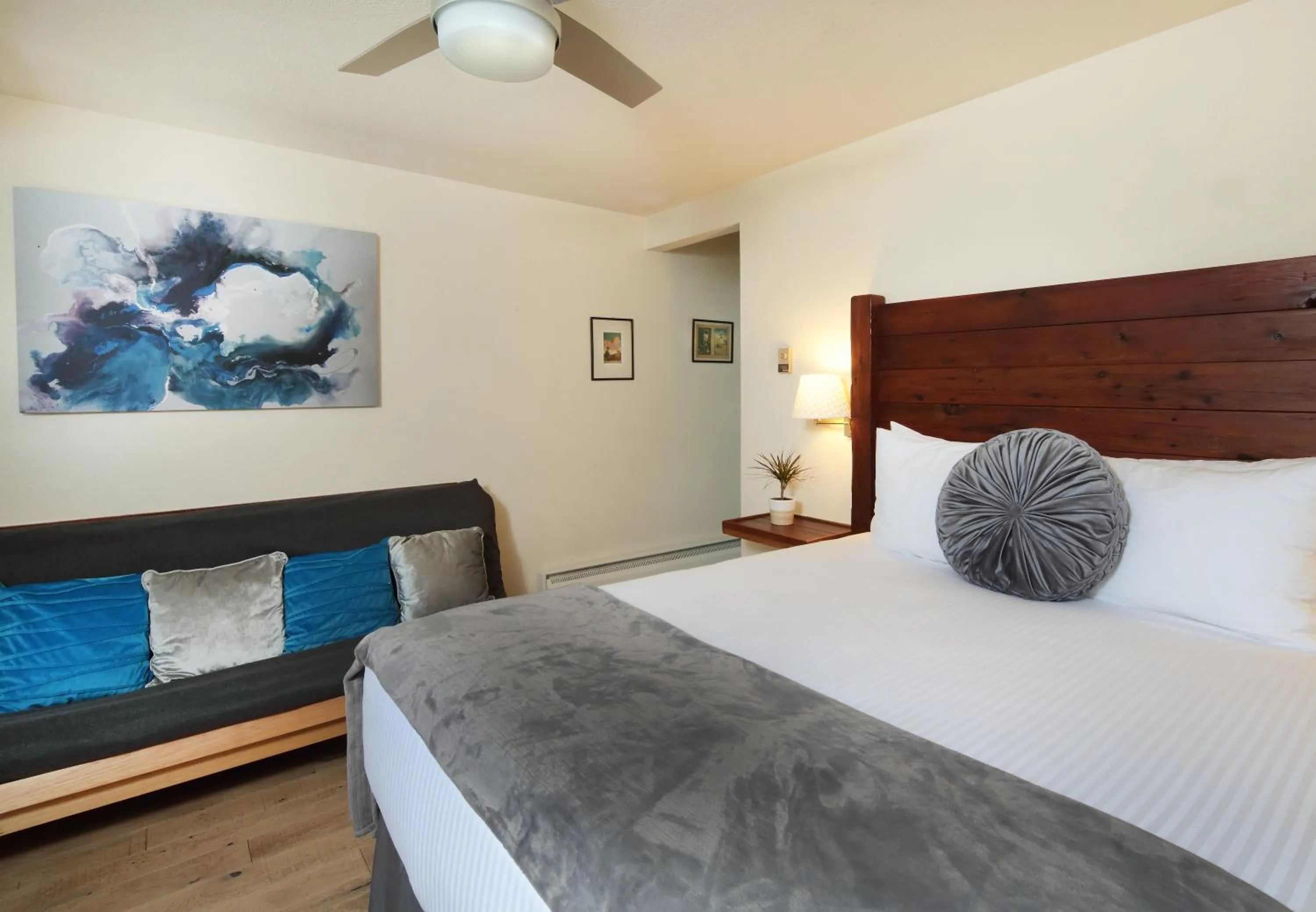 Bed in Inn on the Russian River