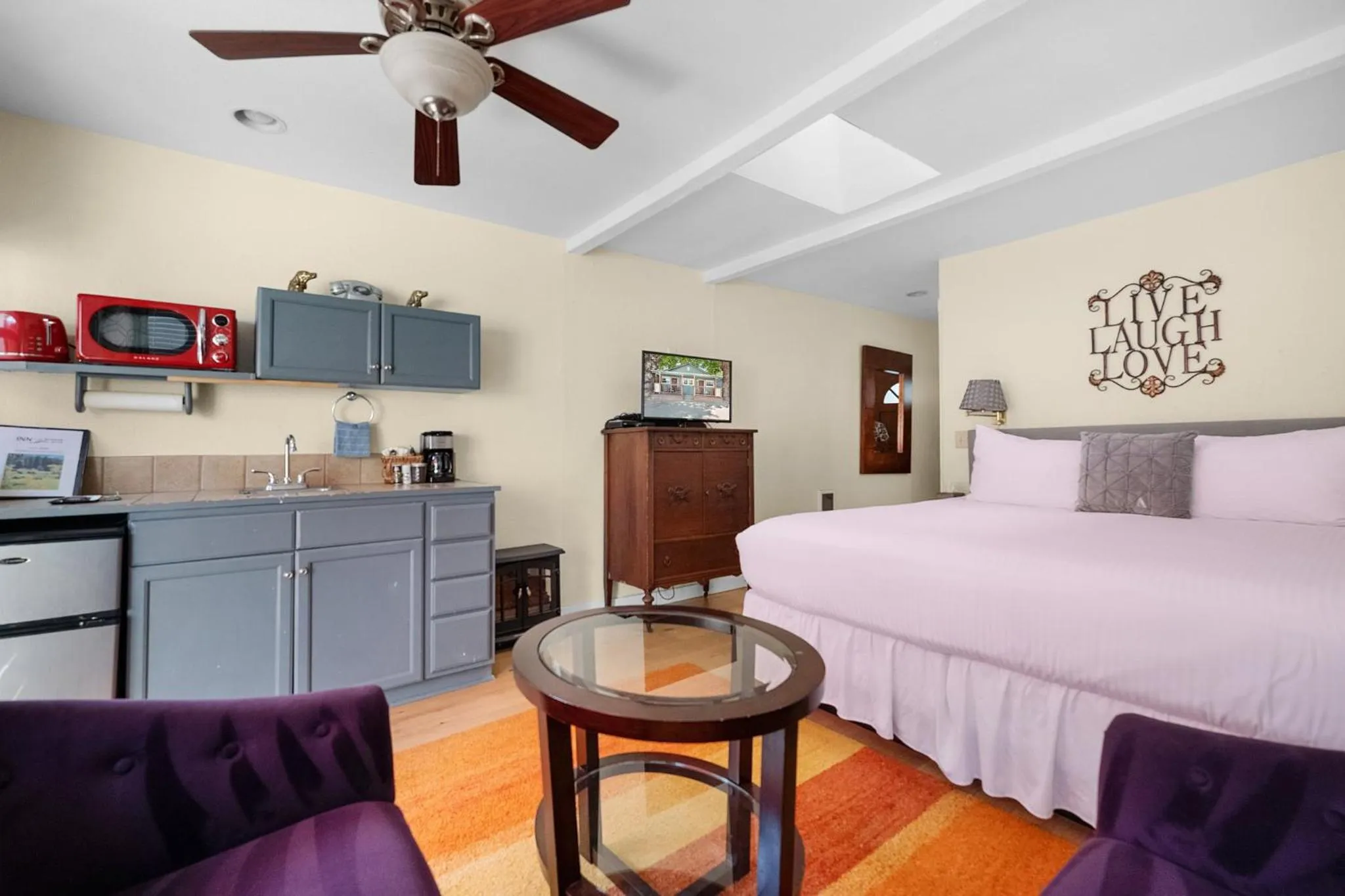 Bedroom, Bed in Inn on the Russian River