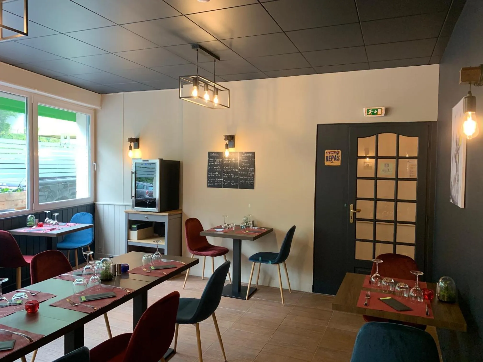 Dining Area in Logis Hôtel le Regis