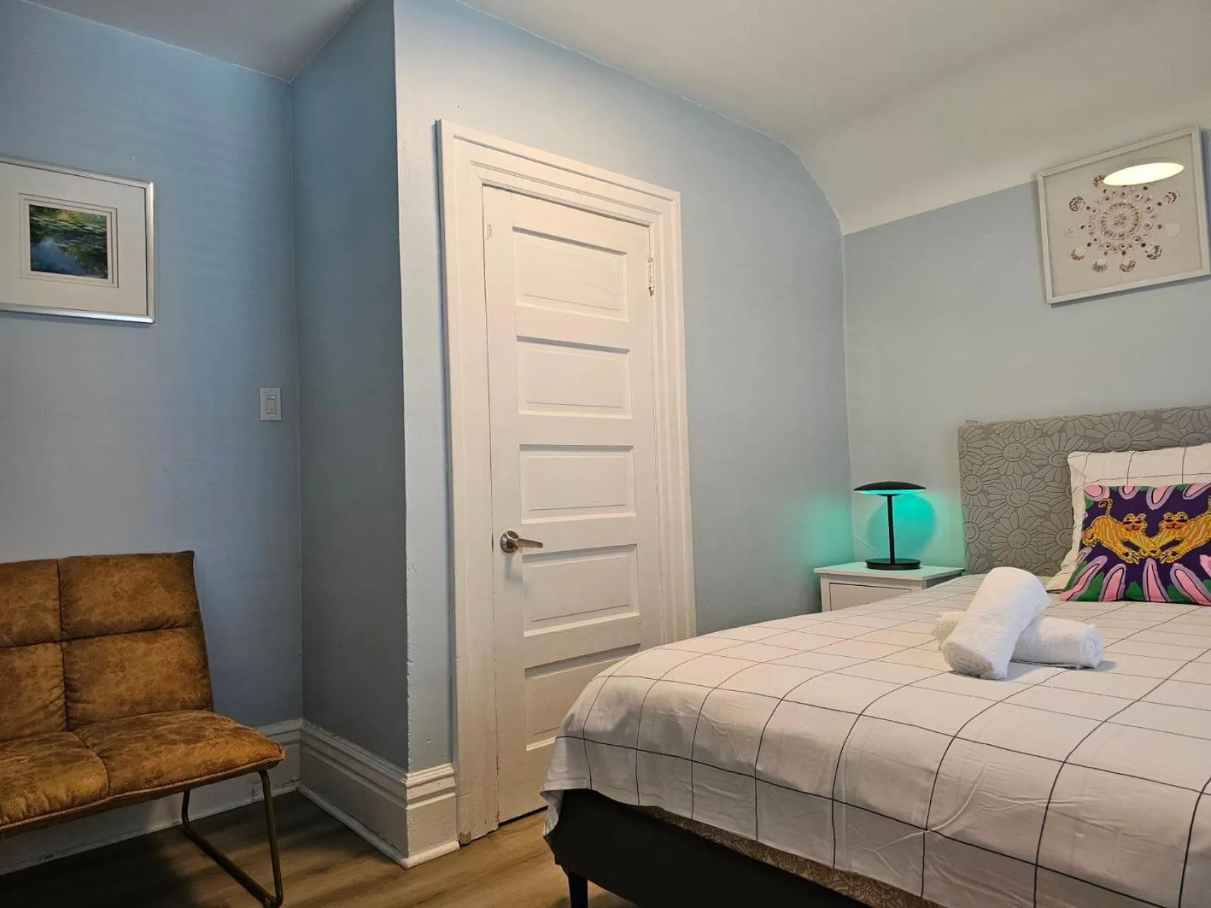 Bed in Winnipeg Holiday