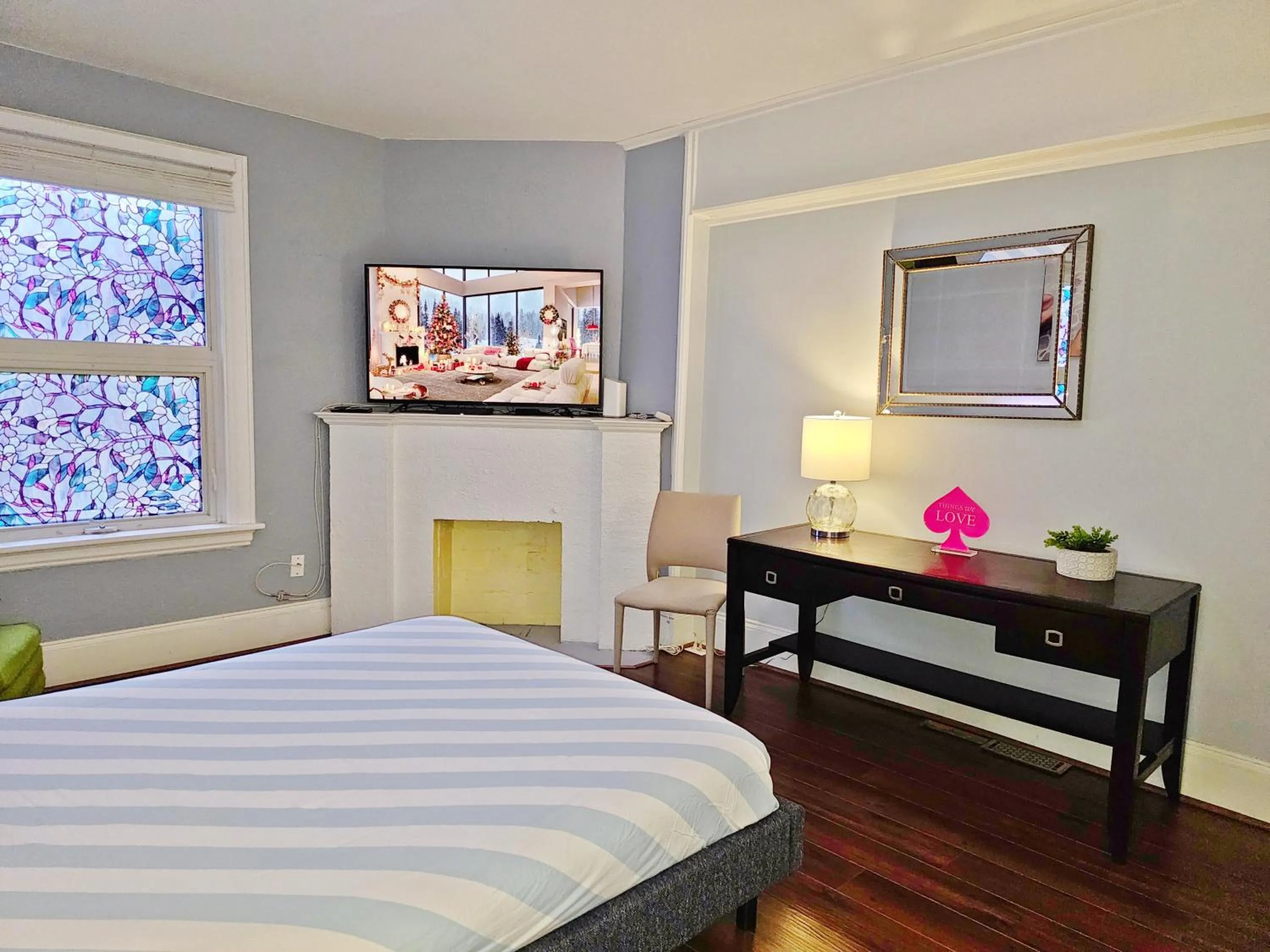 Bed in Winnipeg Holiday