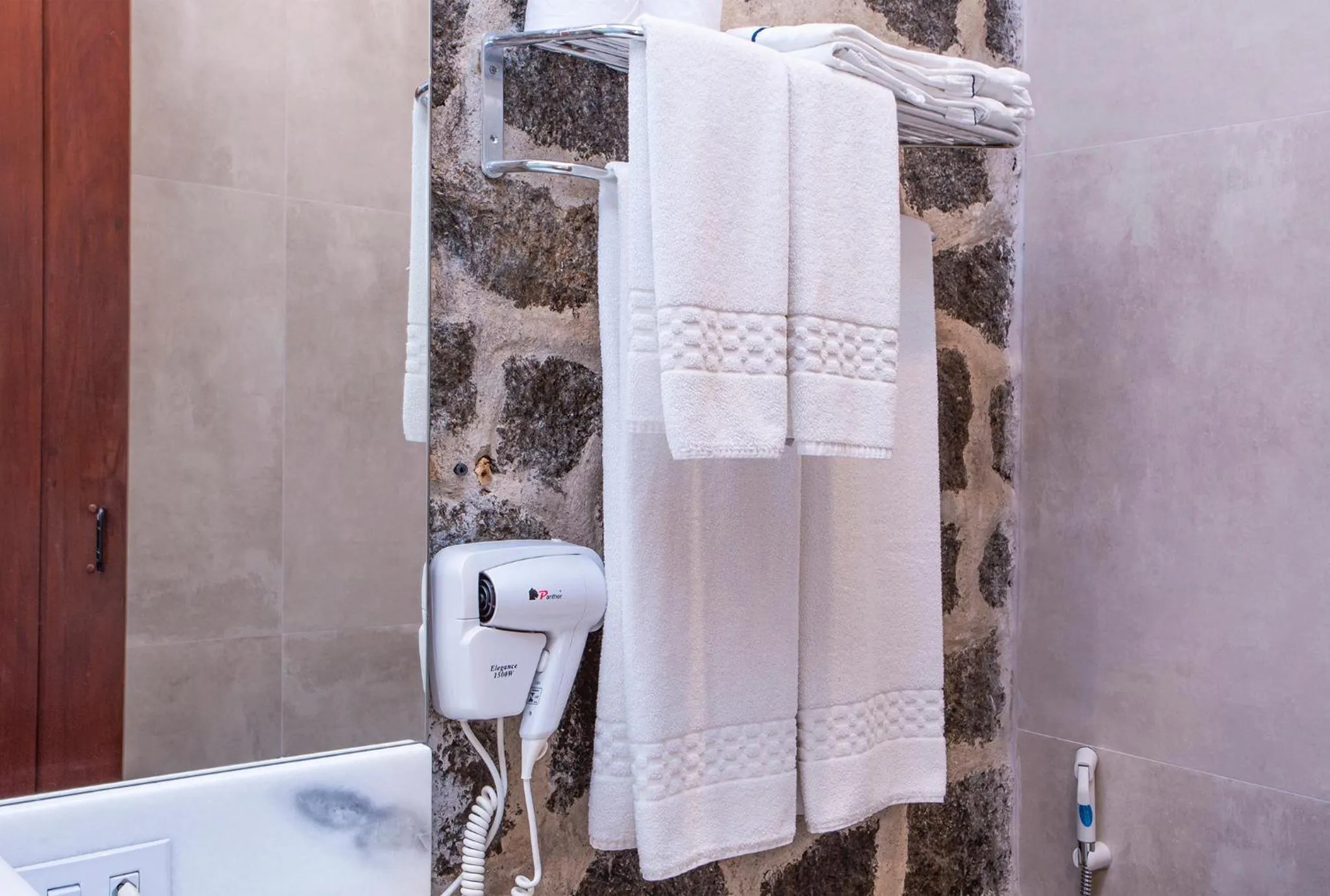 Bathroom in Barra do Piuva Porto Hotel