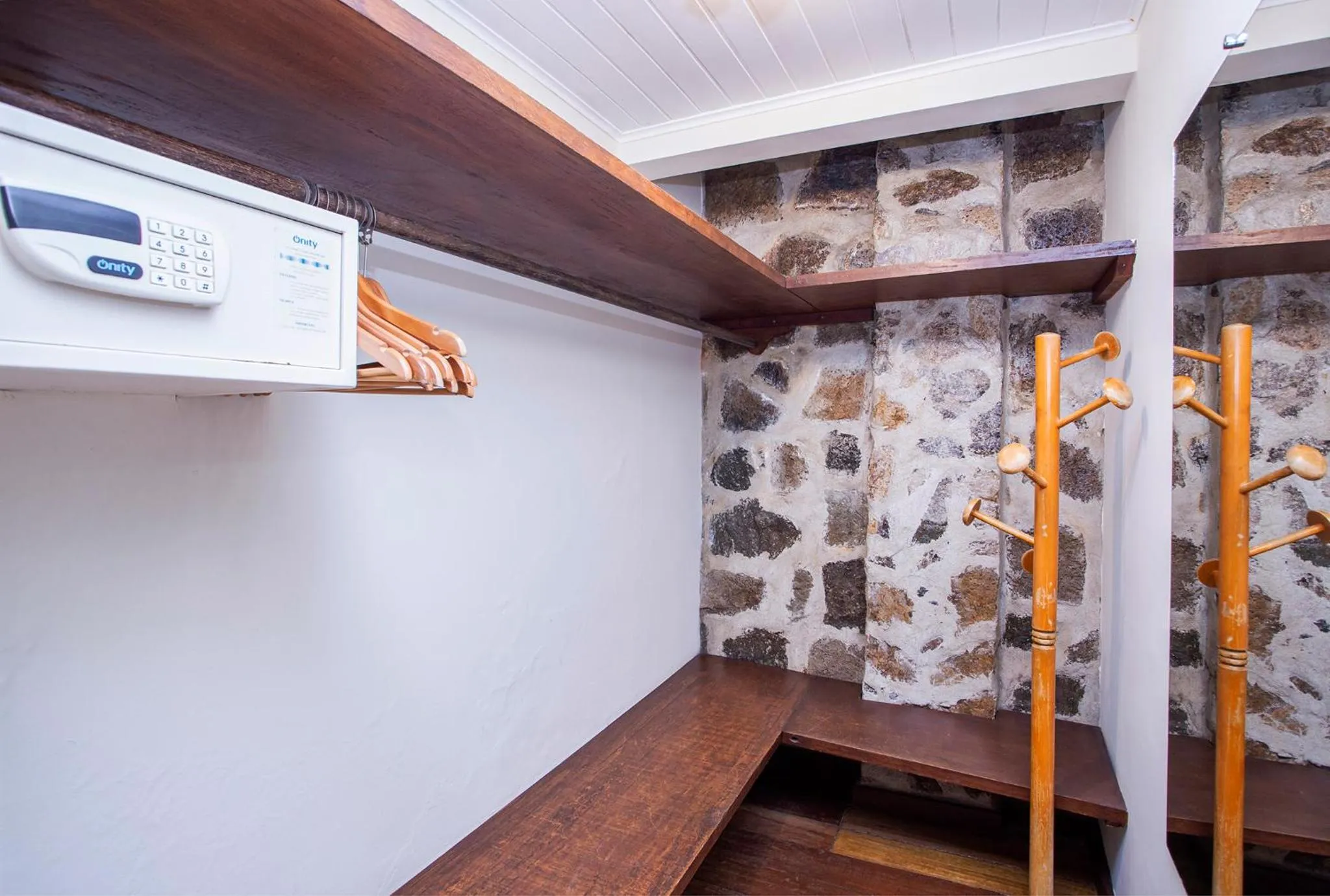 safe in Barra do Piuva Porto Hotel