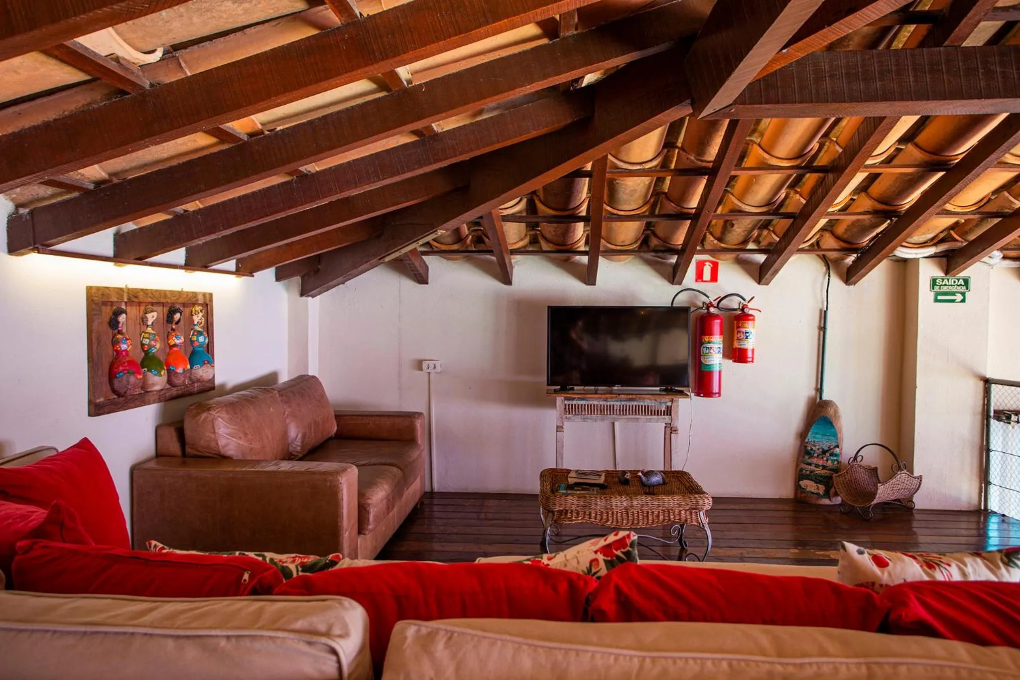 Communal lounge/ TV room in Barra do Piuva Porto Hotel